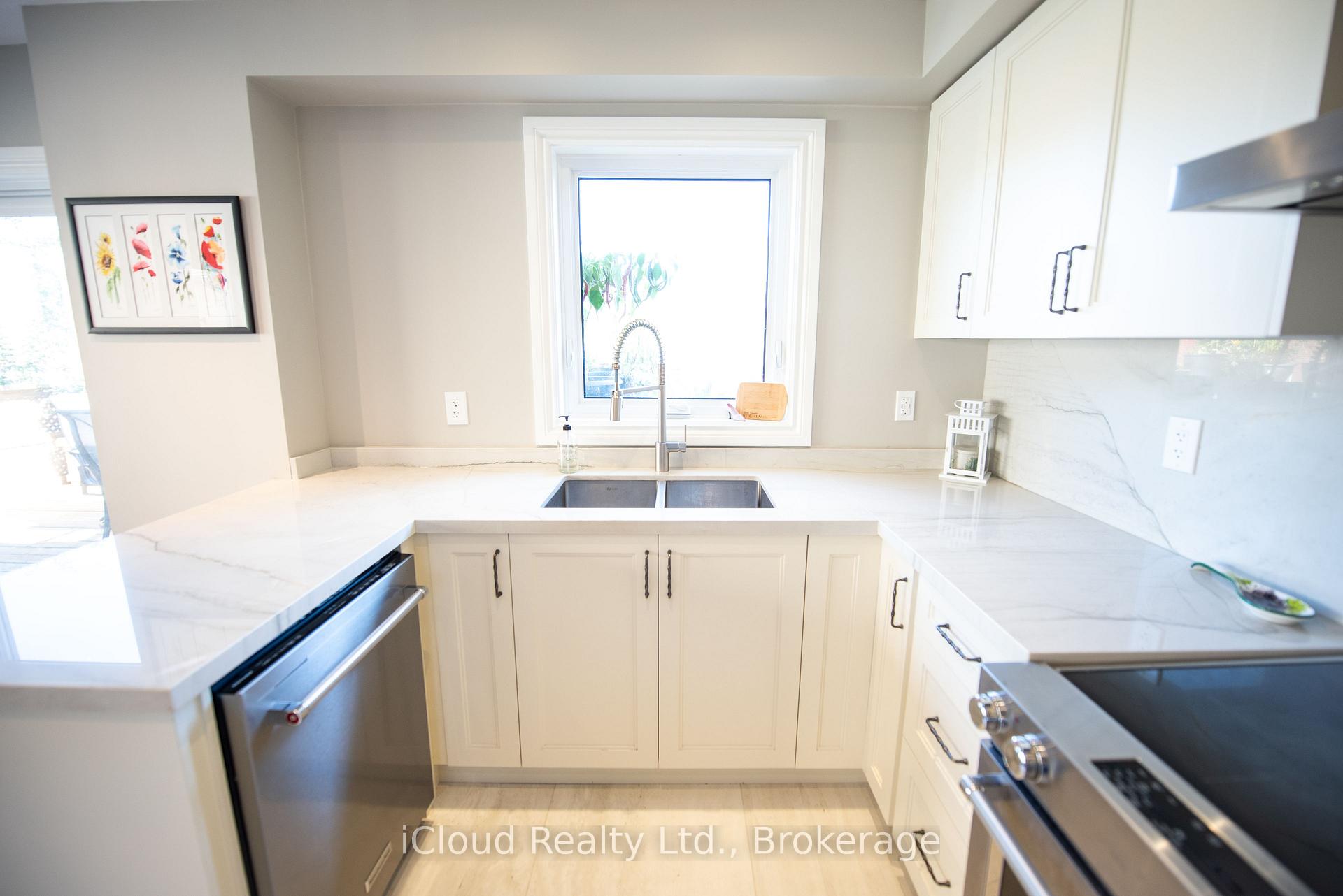 Photo 14 of 24 Aida Court, Caledon, Bolton West — HOMEH