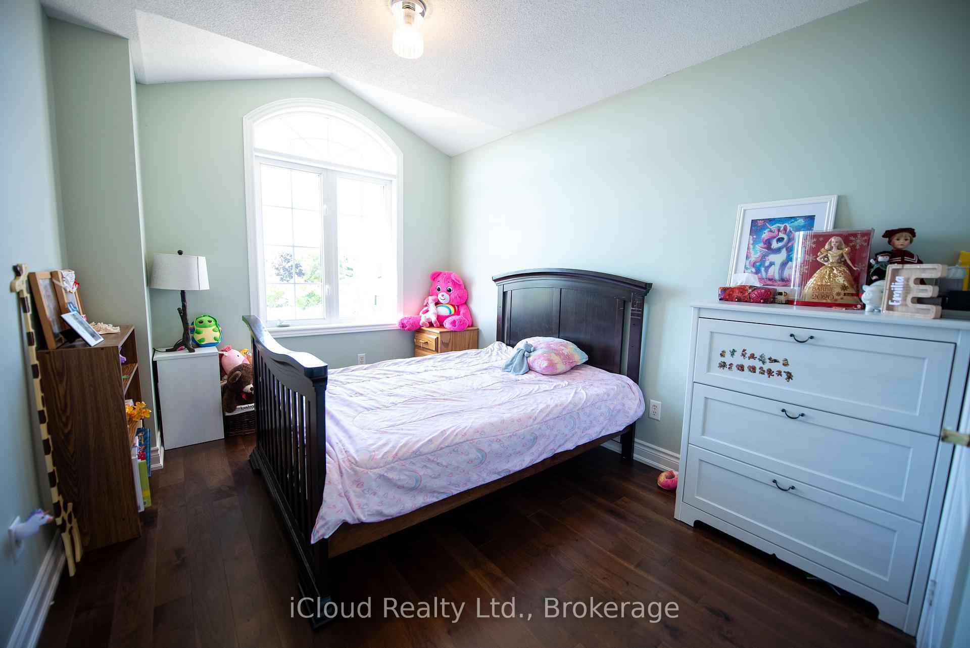 Photo 21 of 24 Aida Court, Caledon, Bolton West — HOMEH