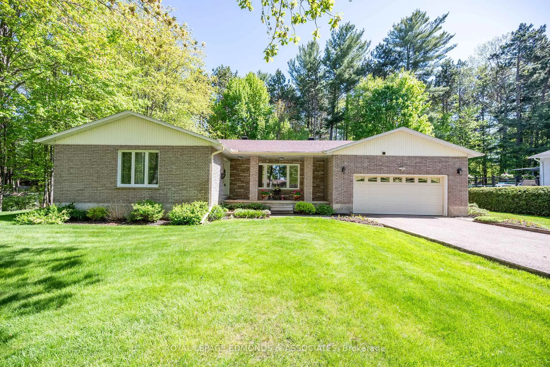 Front of 9 Heritage Drive