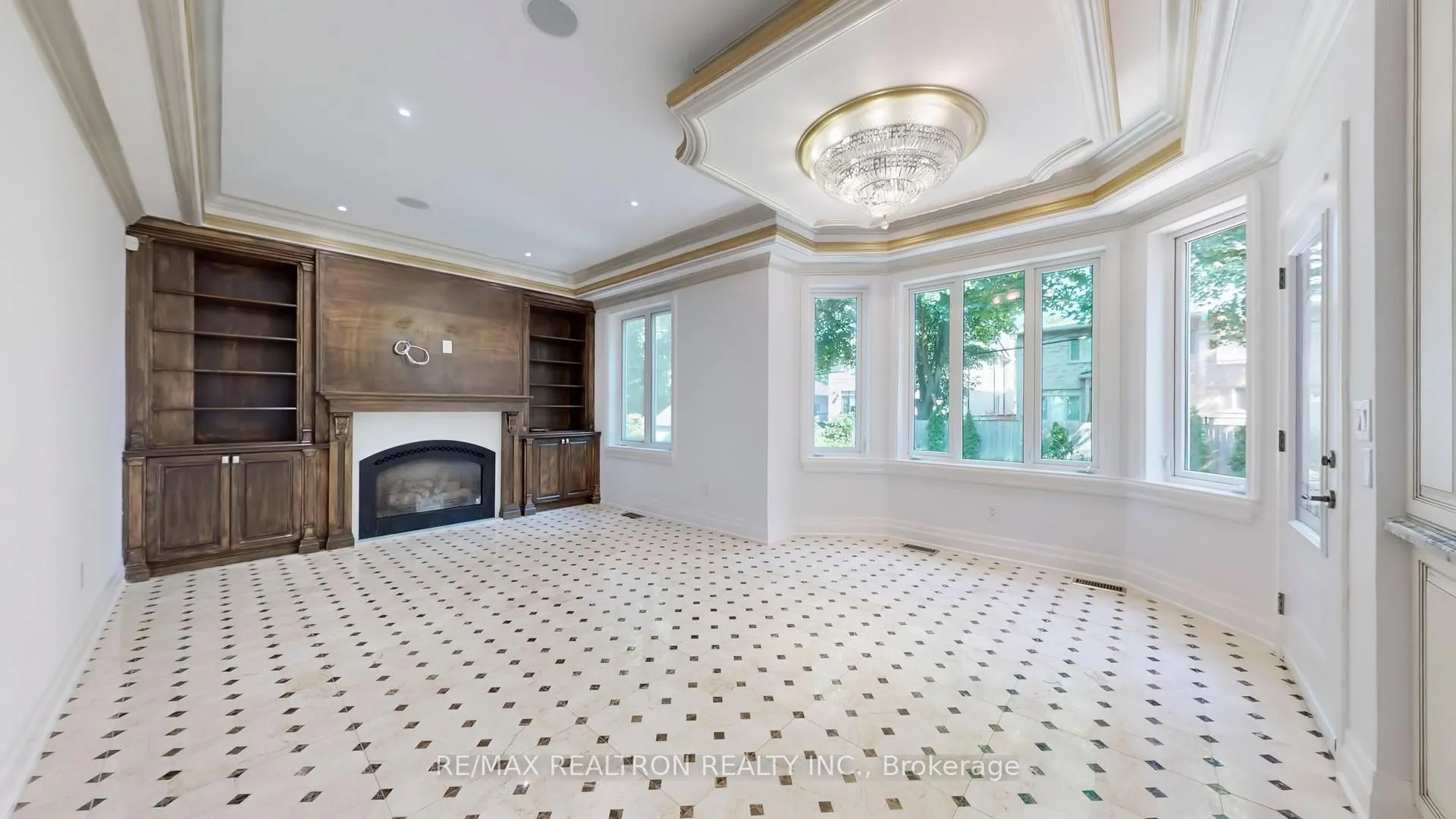 Photo 5 of 58 Highland Park Boulevard, Markham, Grandview — HOMEH