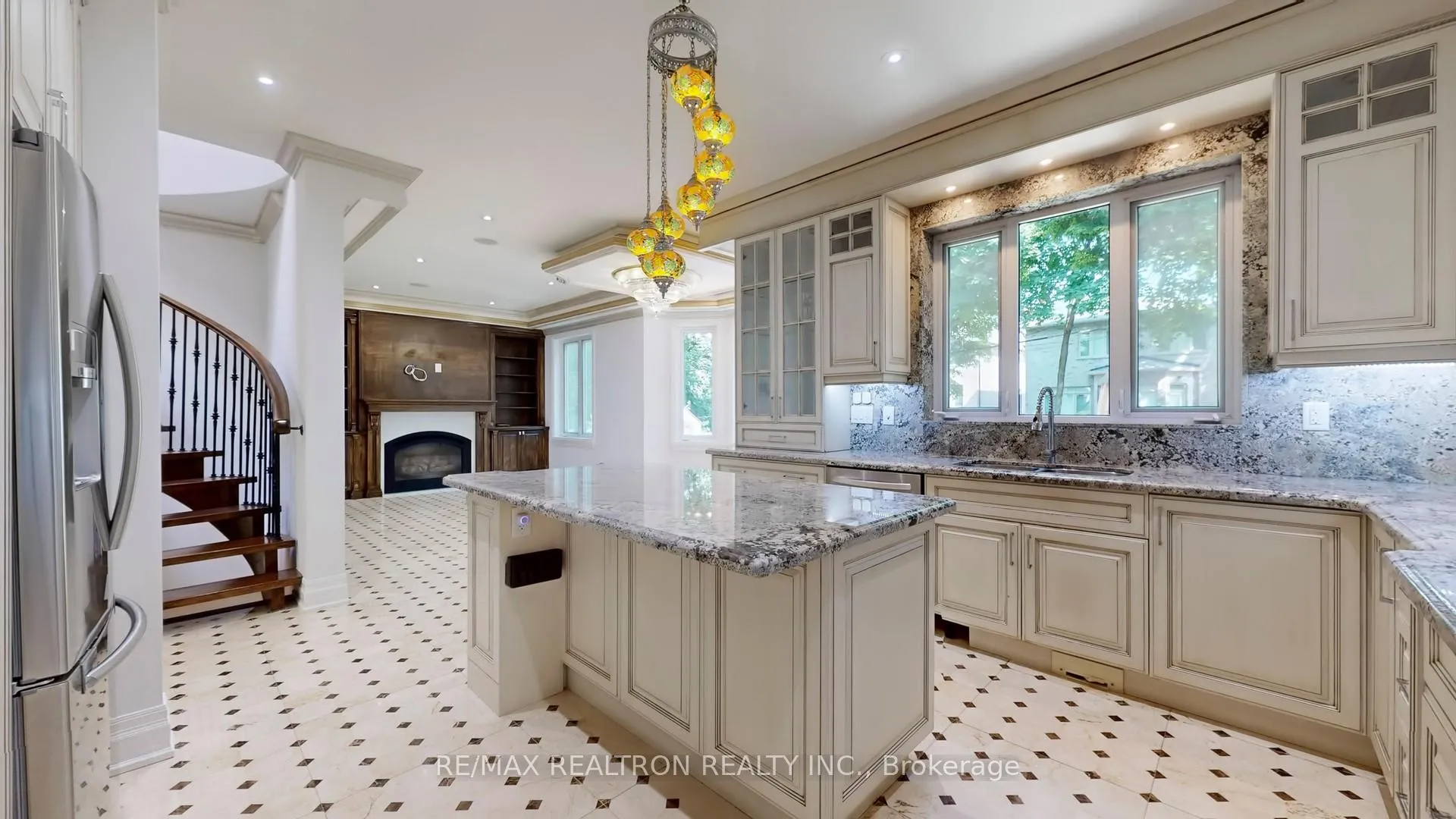 Photo 8 of 58 Highland Park Boulevard, Markham, Grandview — HOMEH