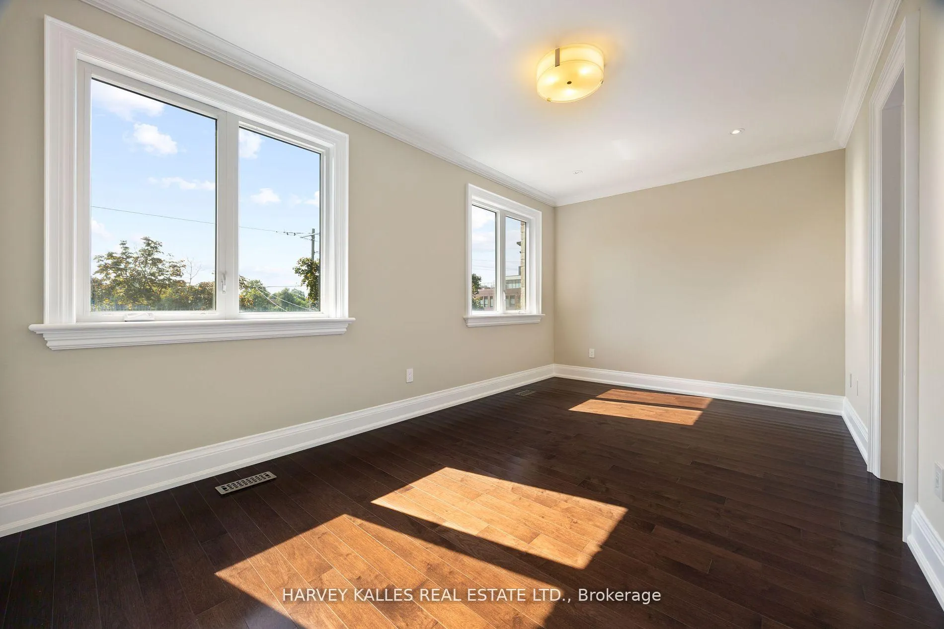 Photo 17 of 140 Caribou Road, Toronto, Bedford Park-Nortown — HOMEH