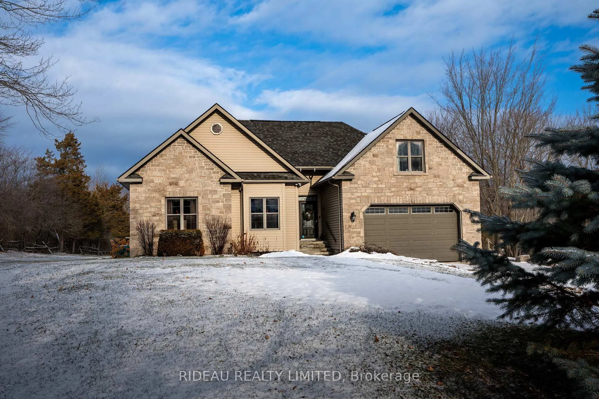 Photo 2 of 25 Mcnamee Lane, Rideau Lakes, Rideau Lakes (North Crosby) Twp — HOMEH