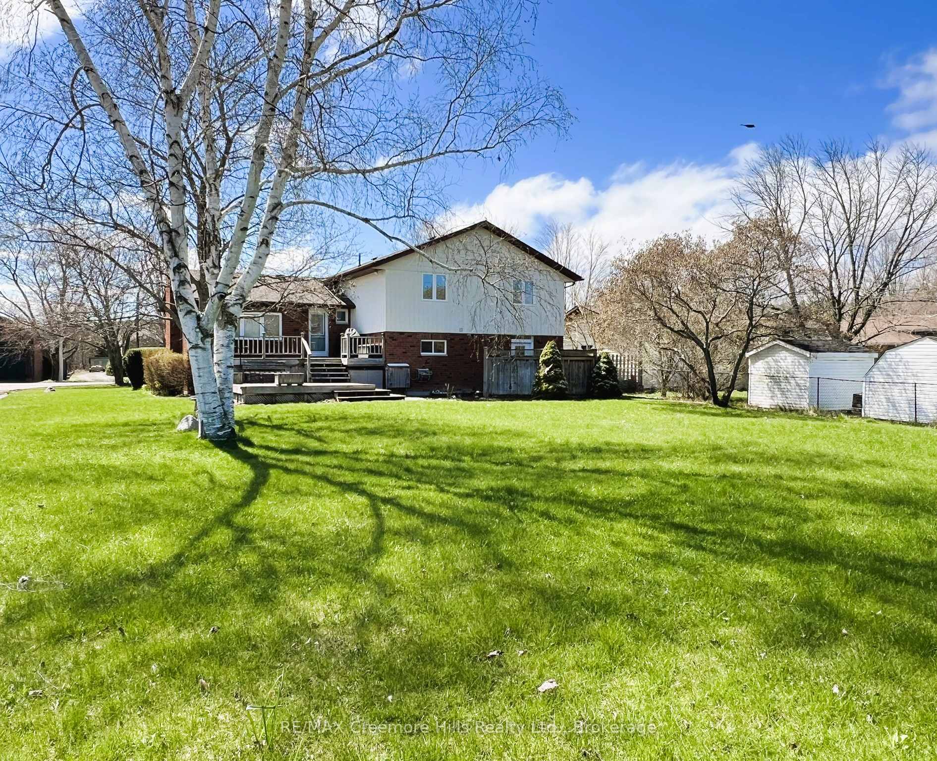 Photo 24 of 42 Francis Street W, Clearview, Creemore — HOMEH
