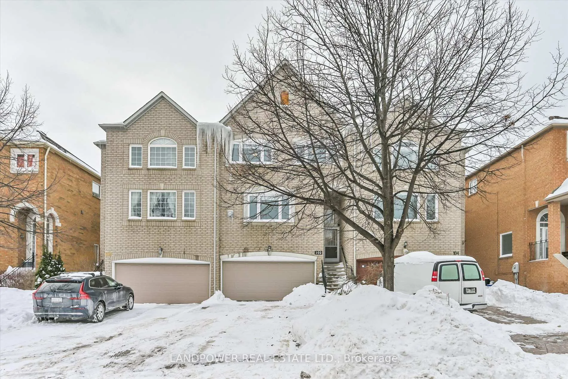 Photo 2 of 102 Leitchcroft Crescent, Markham, Commerce Valley — HOMEH