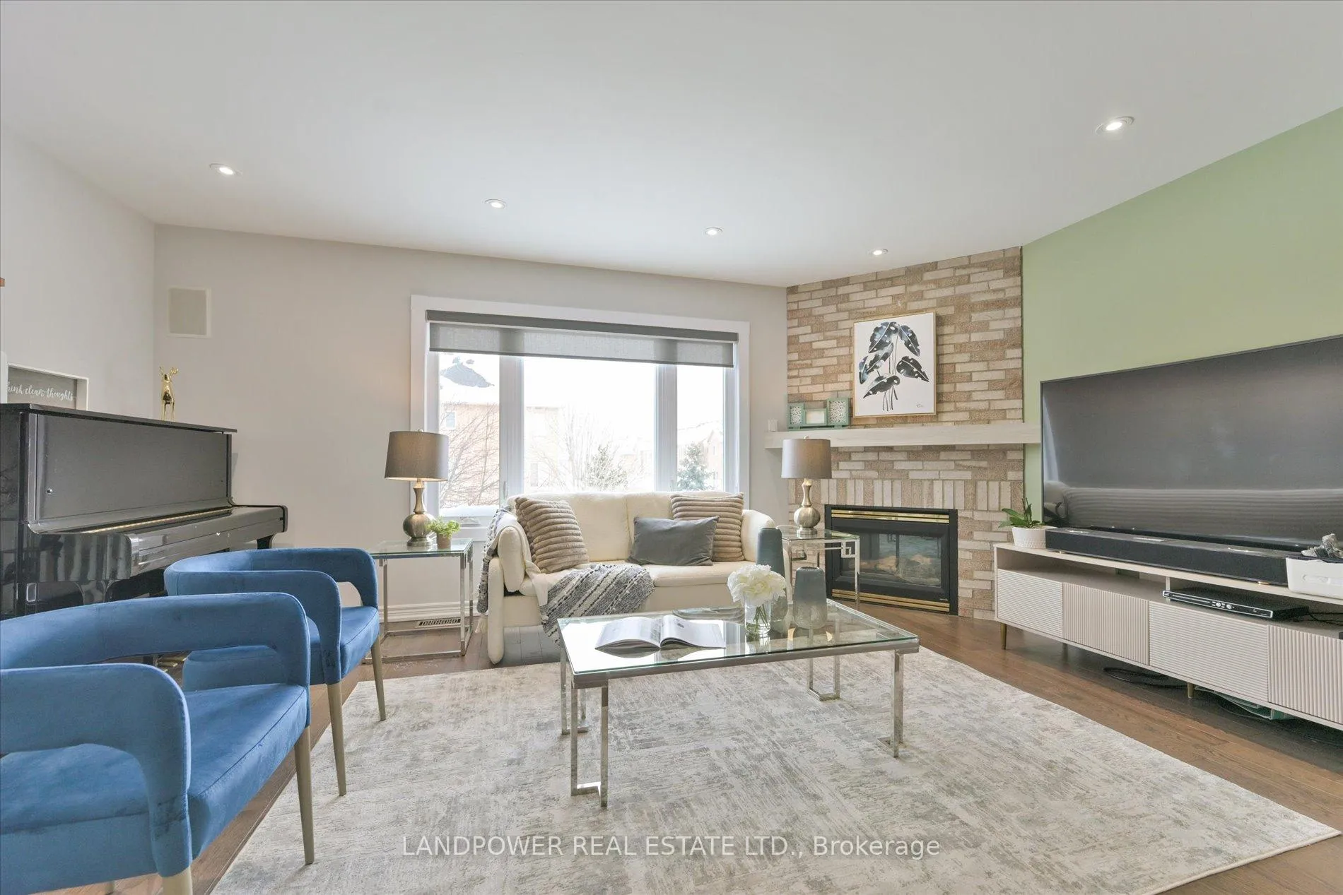 Photo 6 of 102 Leitchcroft Crescent, Markham, Commerce Valley — HOMEH