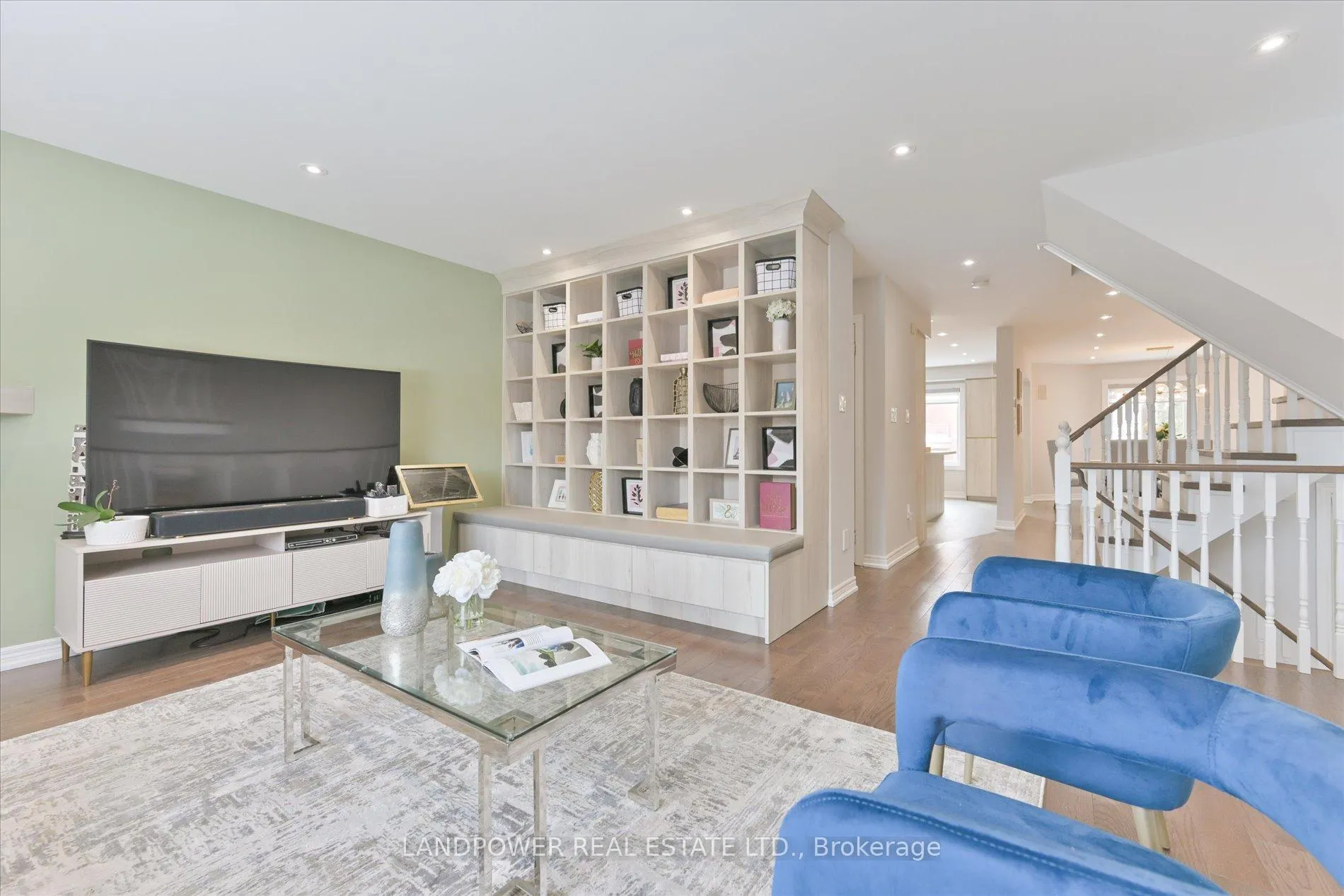 Photo 7 of 102 Leitchcroft Crescent, Markham, Commerce Valley — HOMEH