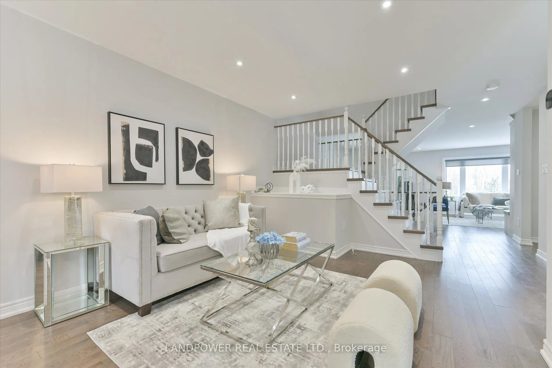 Photo 10 of 102 Leitchcroft Crescent, Markham, Commerce Valley — HOMEH