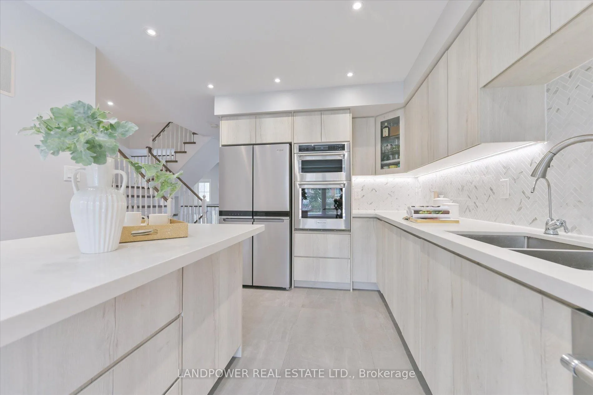 Photo 15 of 102 Leitchcroft Crescent, Markham, Commerce Valley — HOMEH