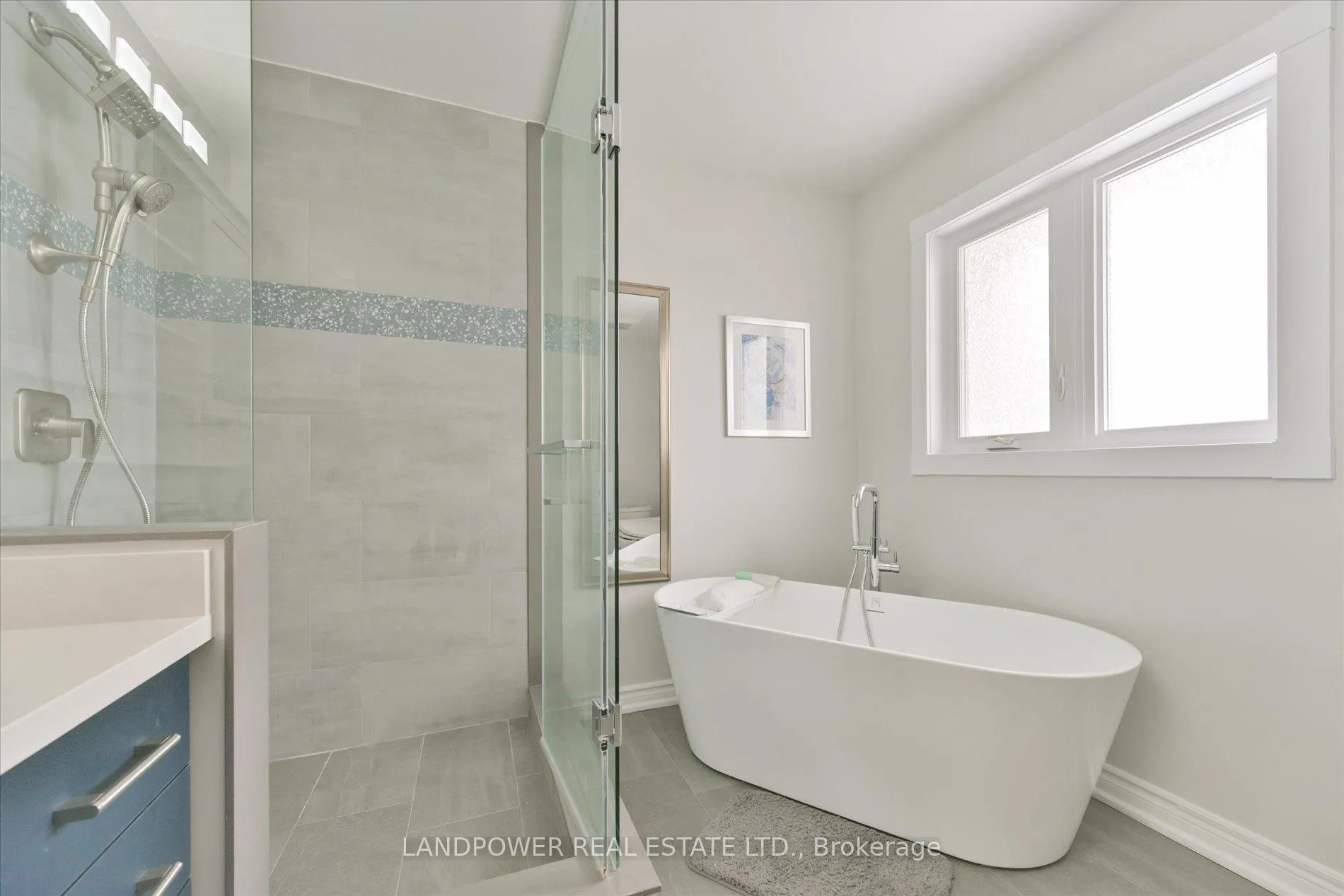Photo 23 of 102 Leitchcroft Crescent, Markham, Commerce Valley — HOMEH