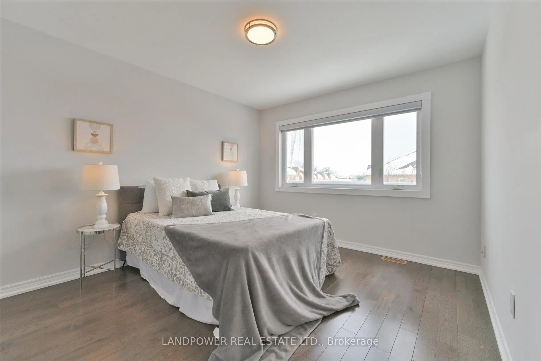 Photo 24 of 102 Leitchcroft Crescent, Markham, Commerce Valley — HOMEH