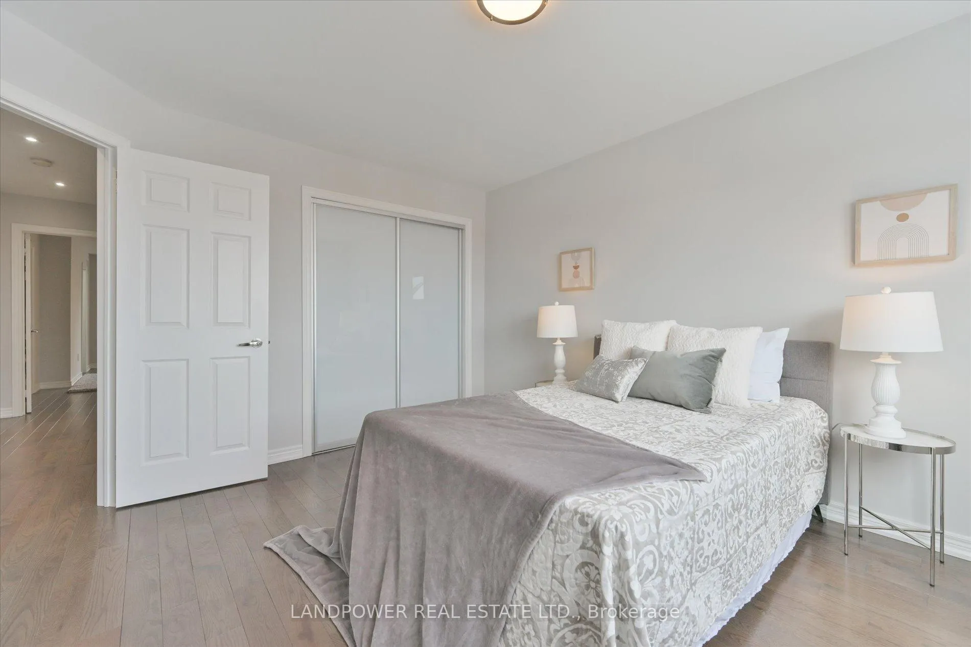 Photo 25 of 102 Leitchcroft Crescent, Markham, Commerce Valley — HOMEH