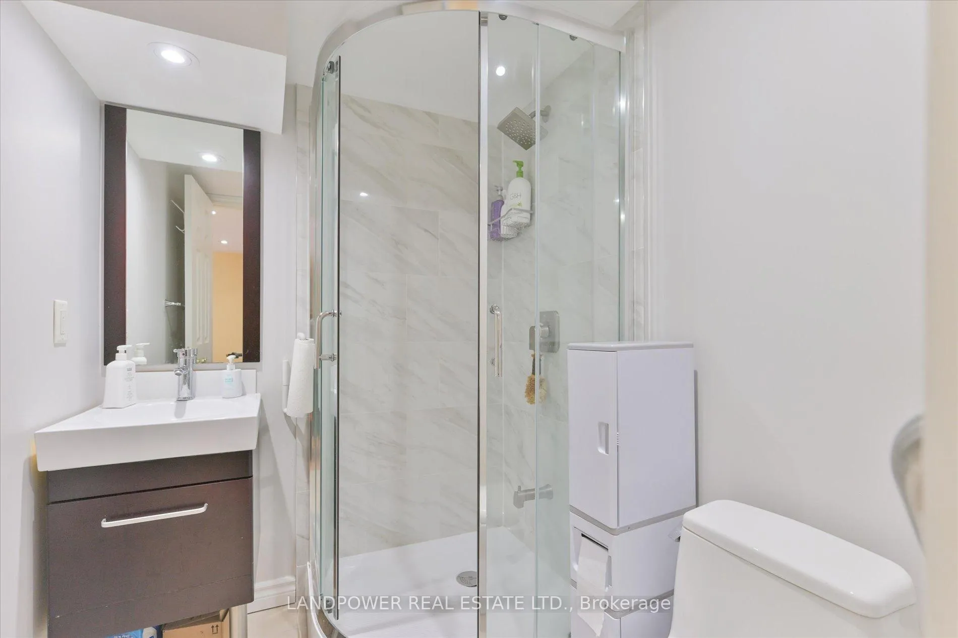 Photo 34 of 102 Leitchcroft Crescent, Markham, Commerce Valley — HOMEH