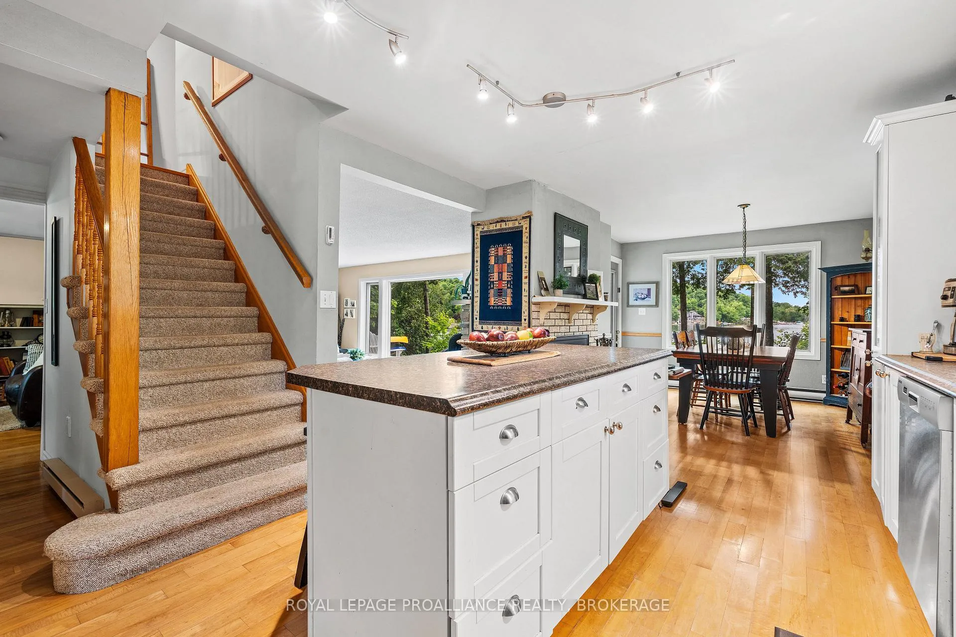 Photo 14 of 3056 Lindsay Lane, Kingston, City North of 401 — HOMEH
