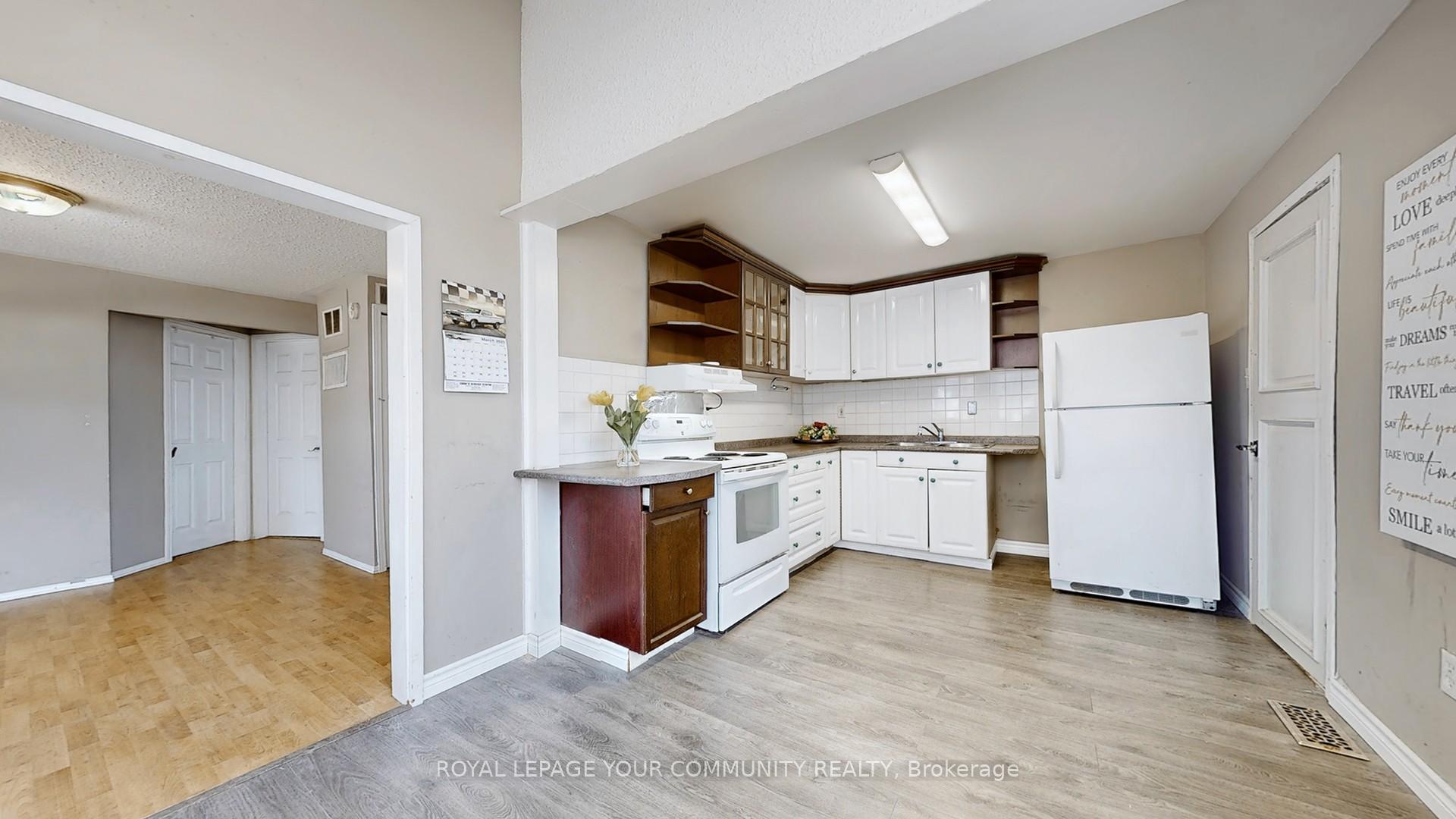 Photo 8 of Unit Unit A, 546 Lake Drive, Georgina, Keswick South — HOMEH