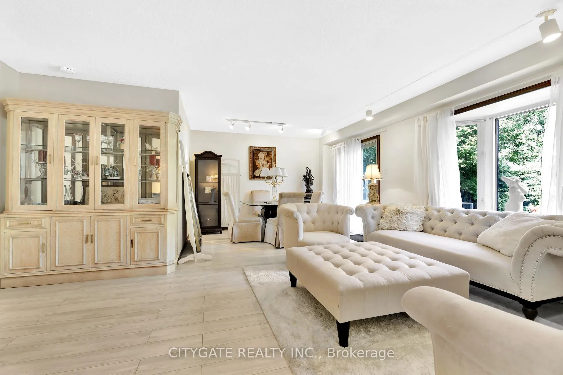 Photo 5 of 195 Ellwood Drive W, Caledon, Bolton West — HOMEH