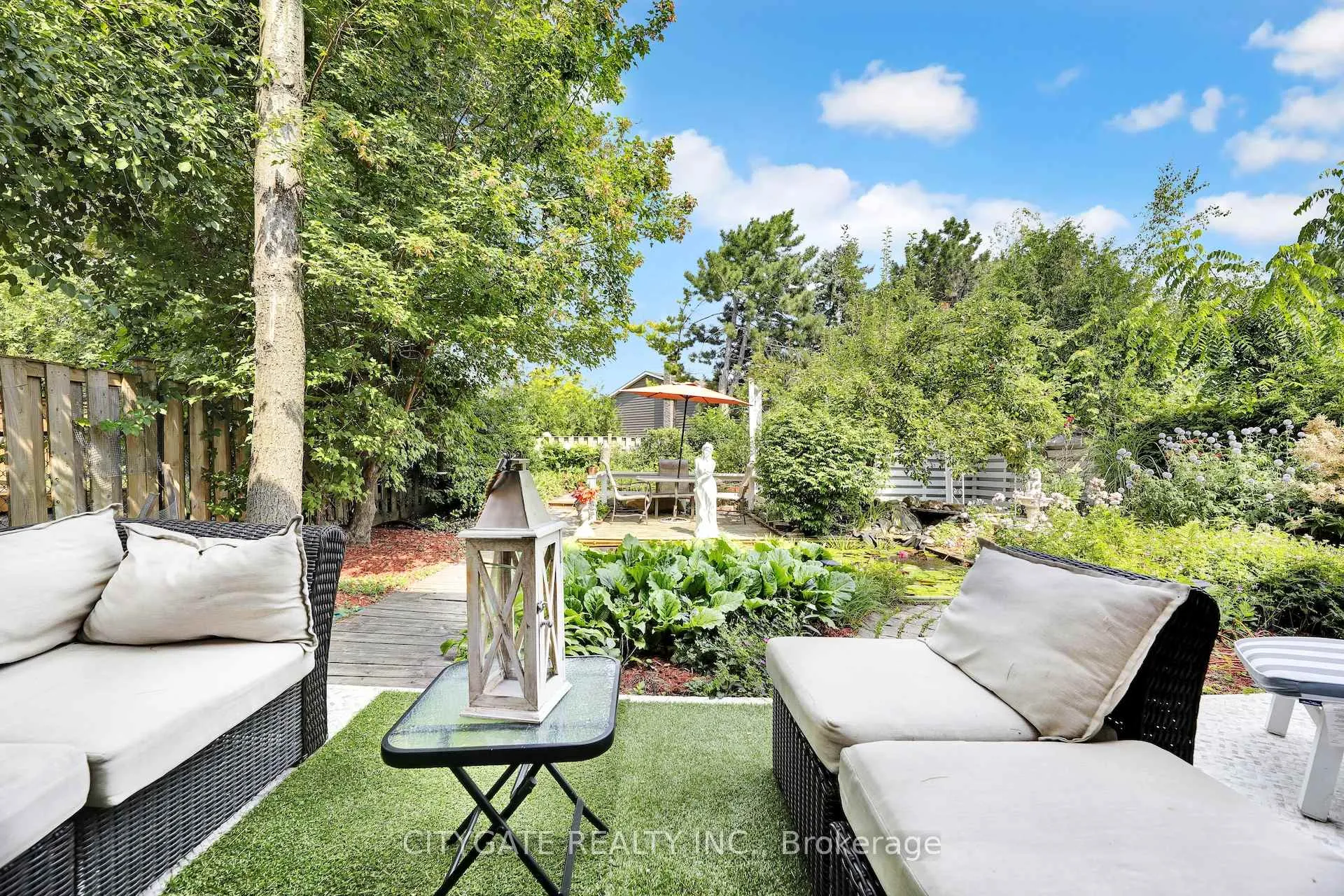 Photo 11 of 195 Ellwood Drive W, Caledon, Bolton West — HOMEH