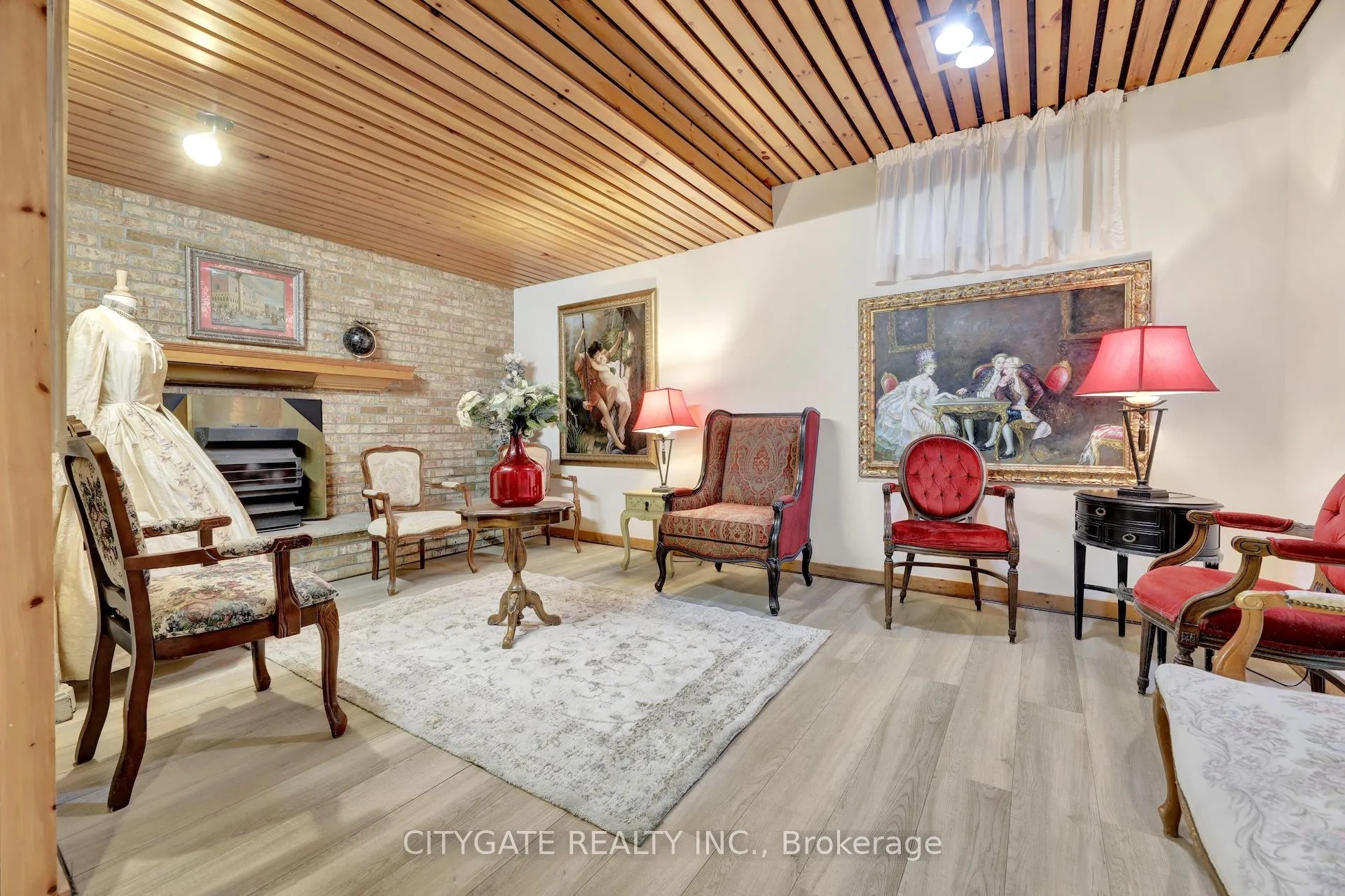 Photo 15 of 195 Ellwood Drive W, Caledon, Bolton West — HOMEH