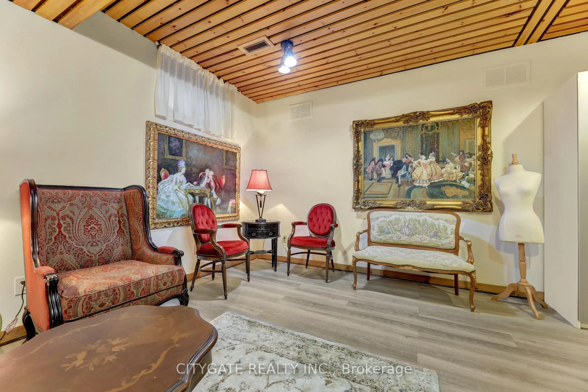 Photo 16 of 195 Ellwood Drive W, Caledon, Bolton West — HOMEH