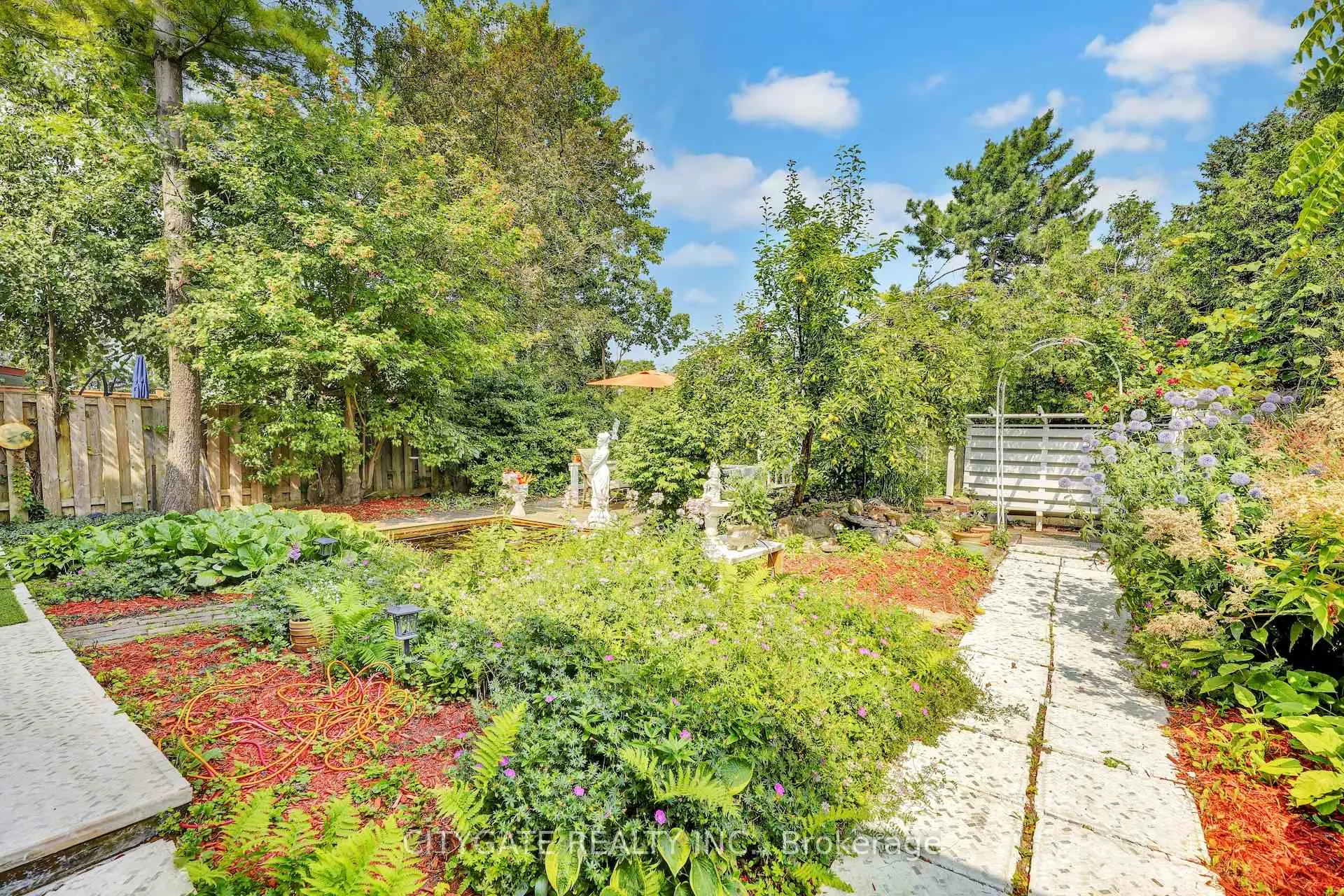 Photo 37 of 195 Ellwood Drive W, Caledon, Bolton West — HOMEH