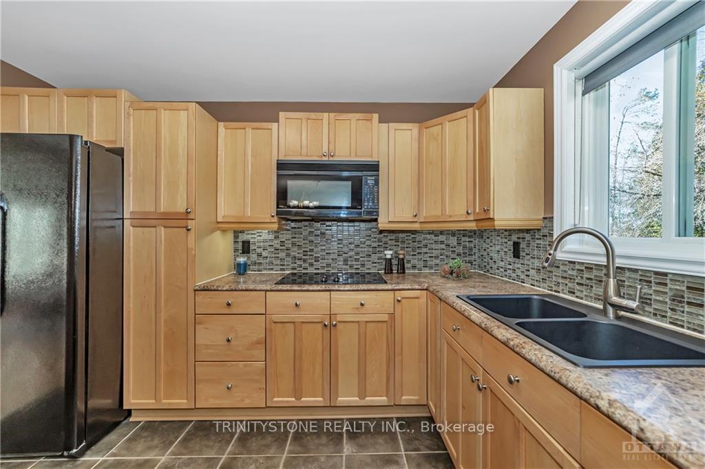 Photo 6 of 6366 Rothbourne Road, Ottawa, Huntley Ward (South East) — HOMEH