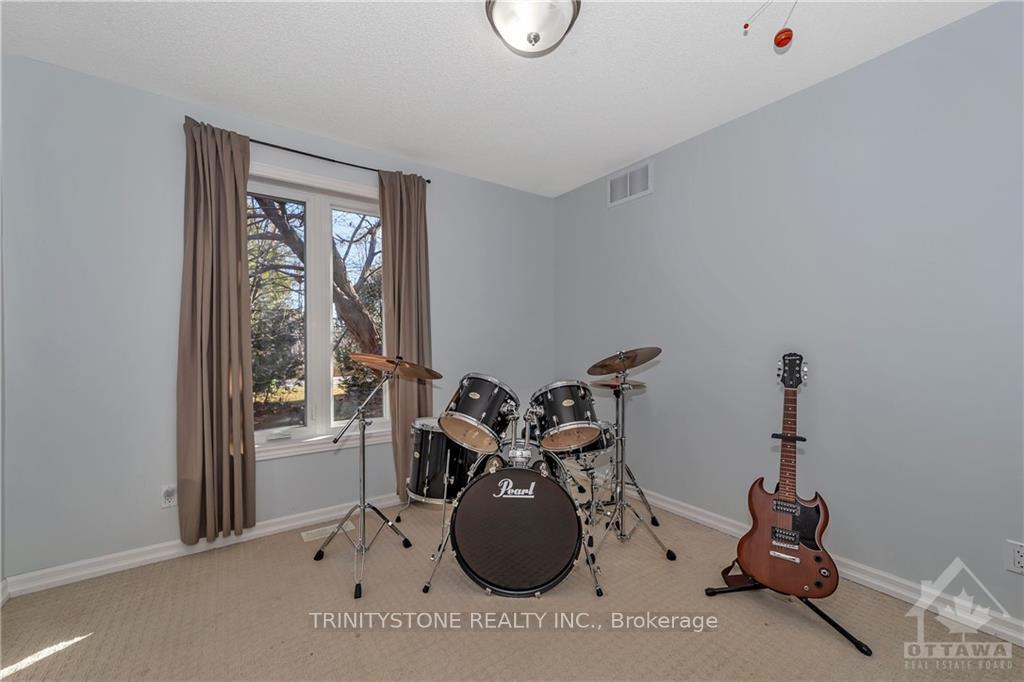 Photo 16 of 6366 Rothbourne Road, Ottawa, Huntley Ward (South East) — HOMEH