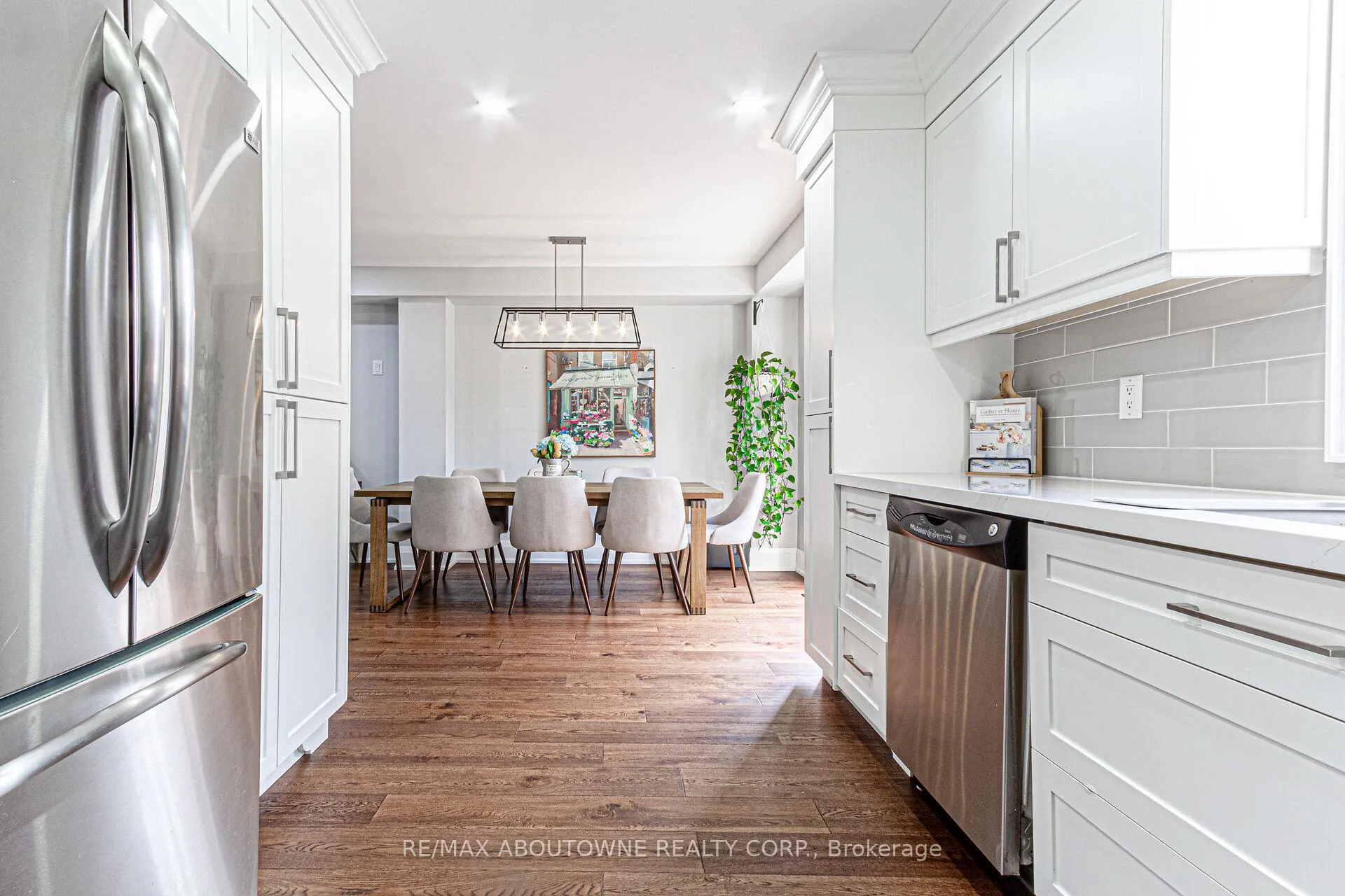Photo 7 of 28 Bramcedar Crescent, Brampton, Northwest Sandalwood Parkway — HOMEH