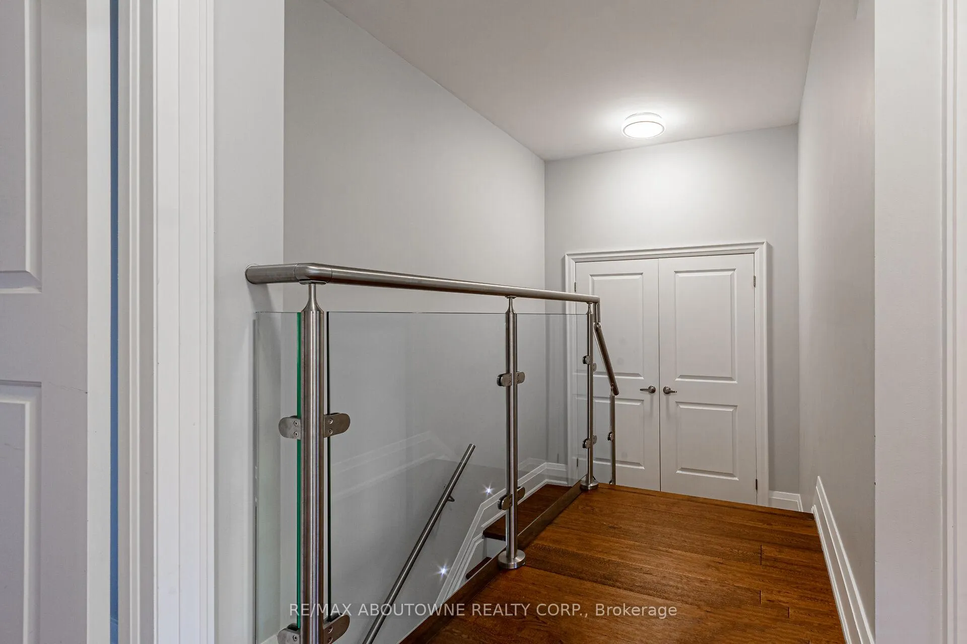 Photo 10 of 28 Bramcedar Crescent, Brampton, Northwest Sandalwood Parkway — HOMEH