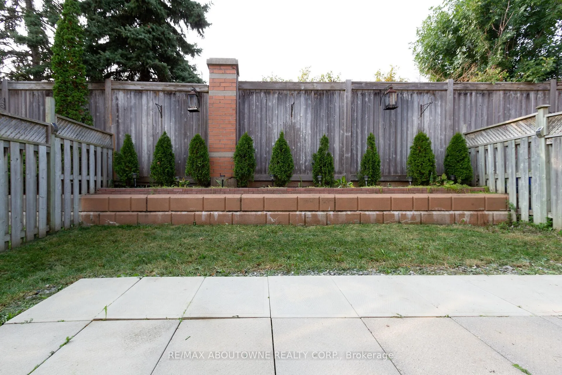 Photo 23 of 28 Bramcedar Crescent, Brampton, Northwest Sandalwood Parkway — HOMEH
