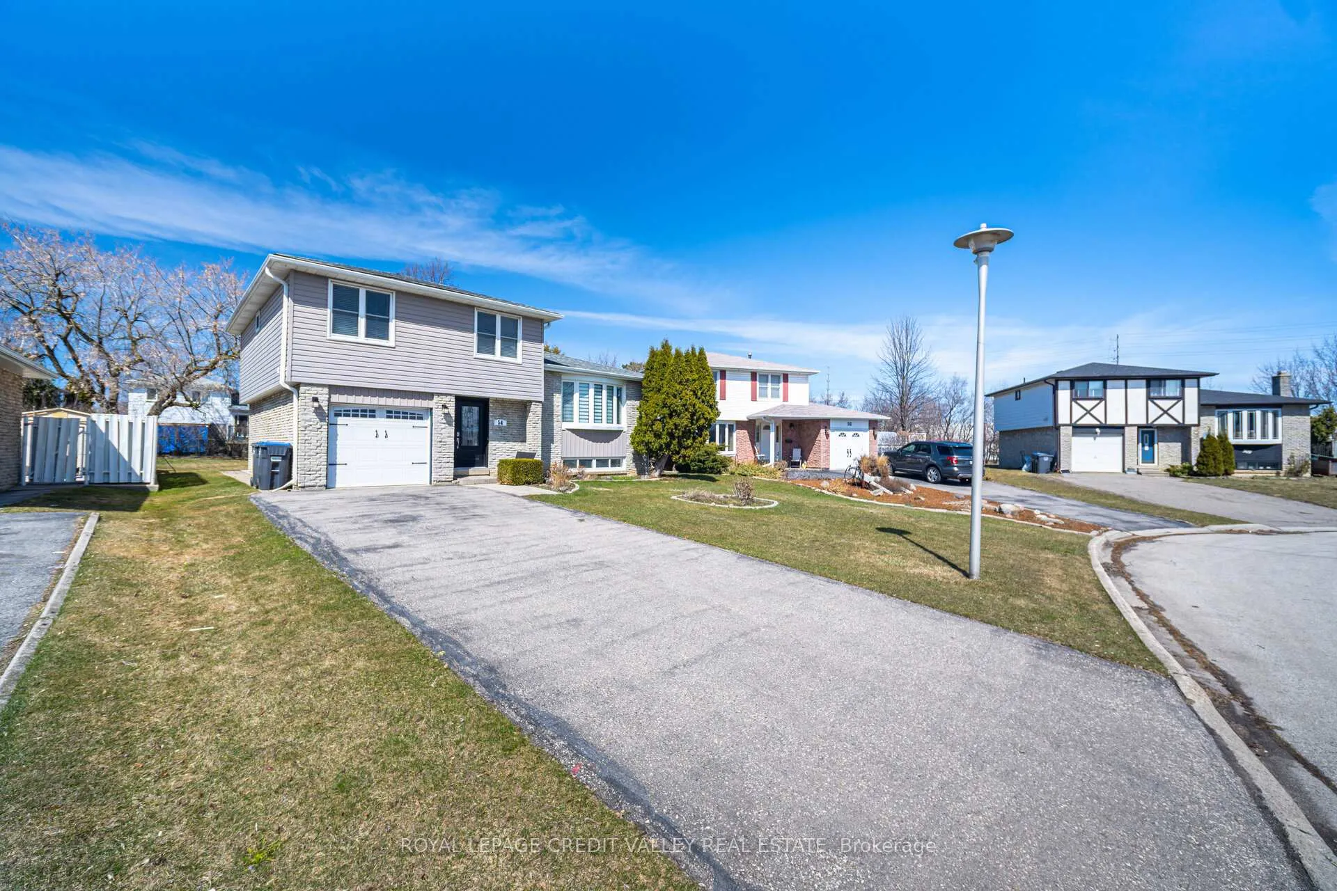 Photo 2 of 54 Gondola Crescent, Brampton, Northgate — HOMEH