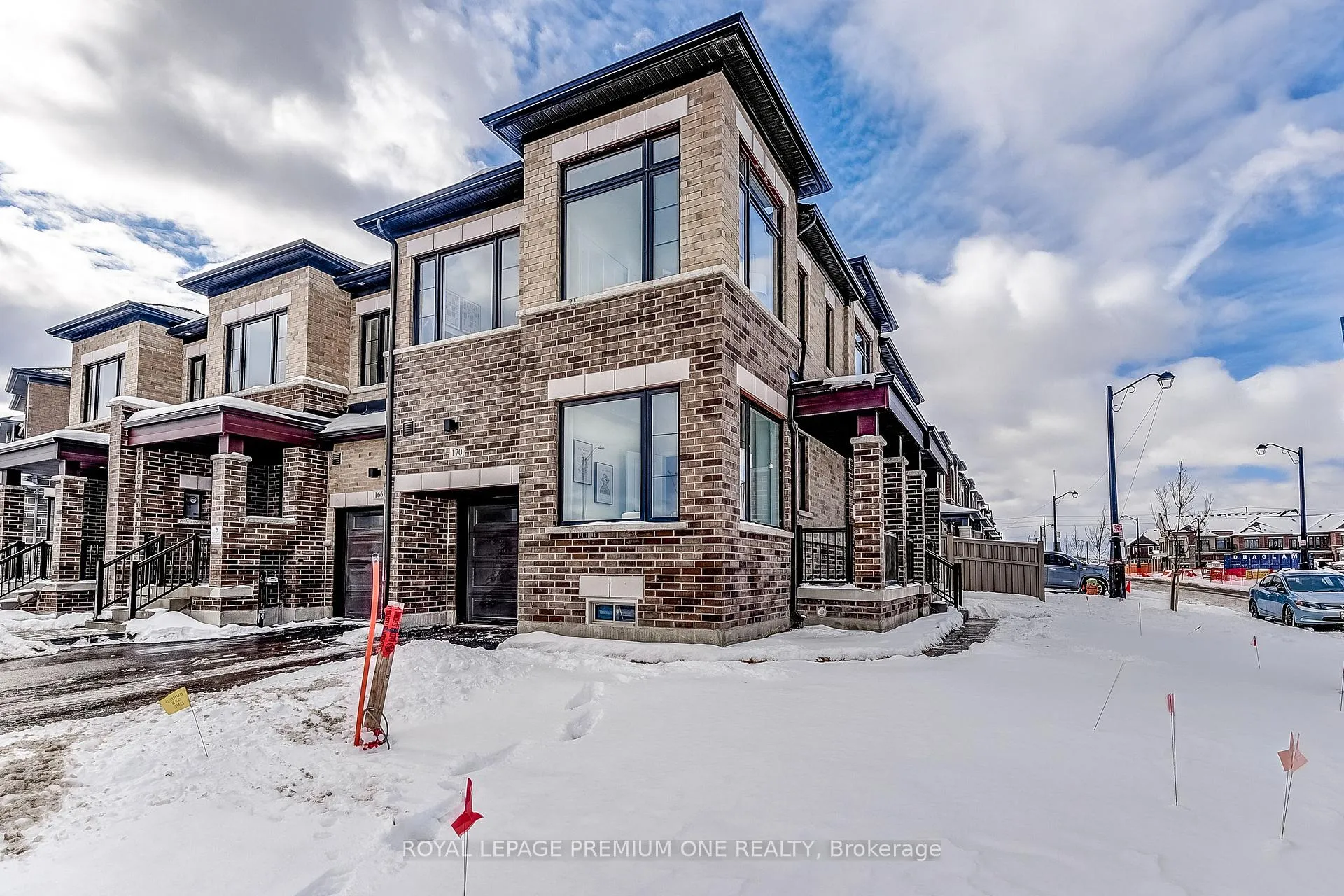 Photo 3 of 170 Hartington Street, Vaughan, Kleinburg — HOMEH