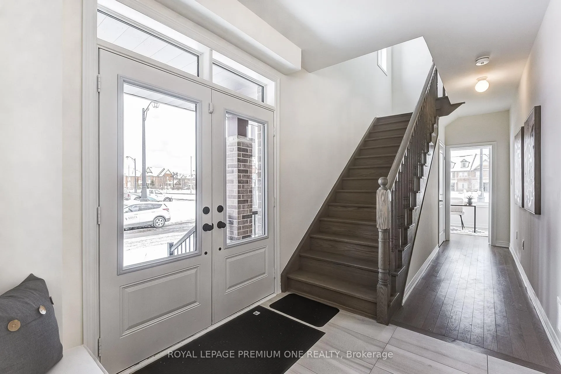 Photo 8 of 170 Hartington Street, Vaughan, Kleinburg — HOMEH