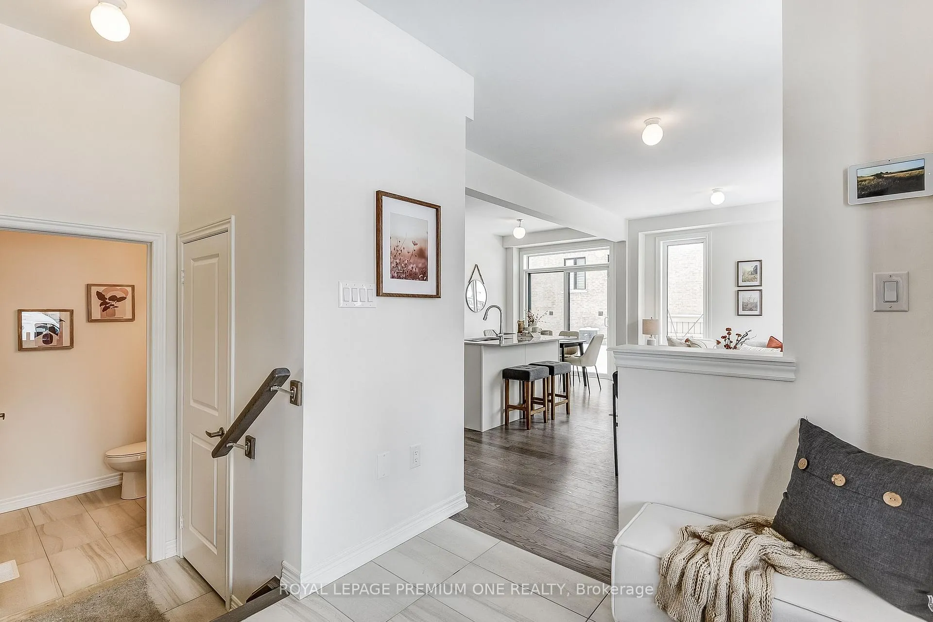 Photo 10 of 170 Hartington Street, Vaughan, Kleinburg — HOMEH