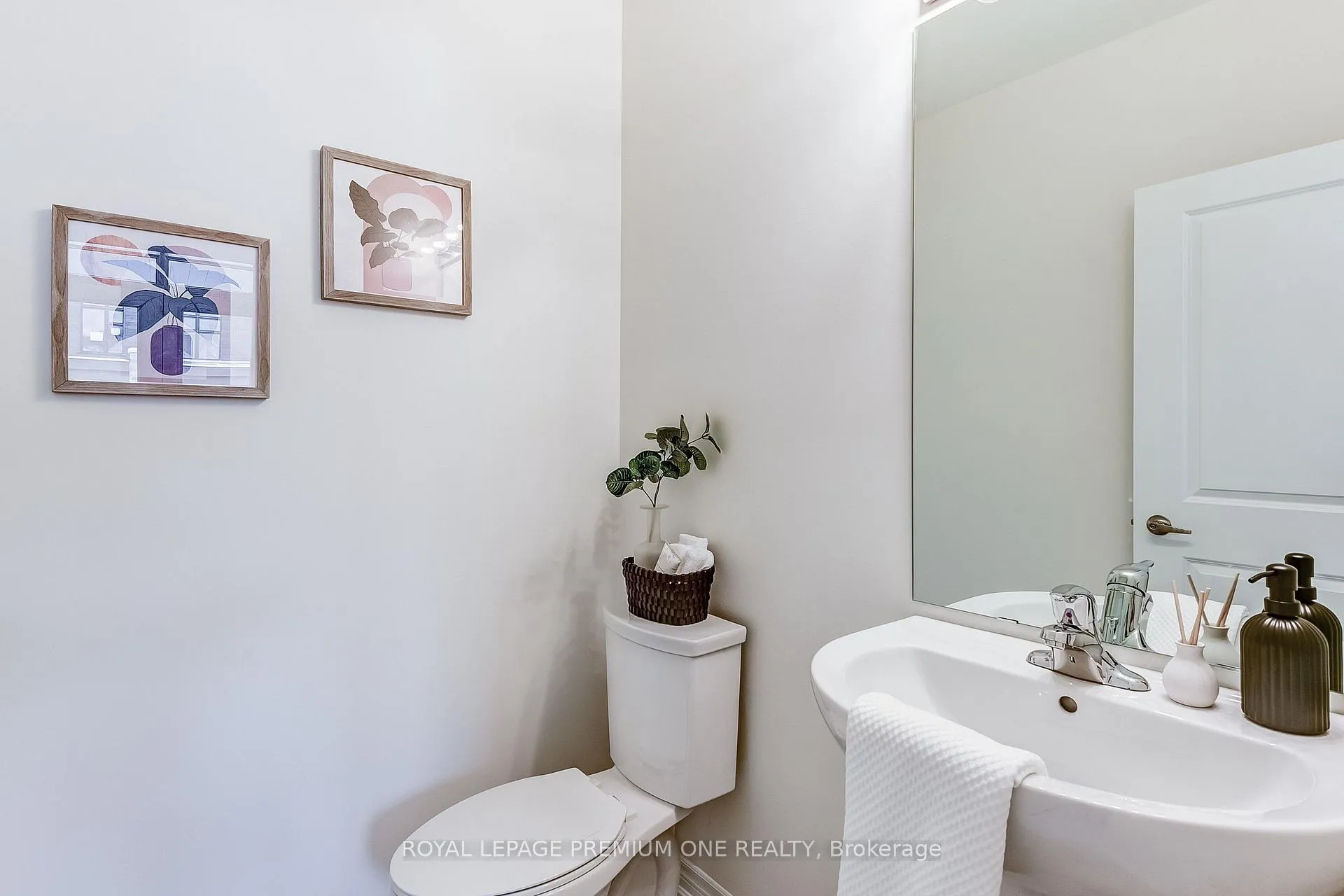 Photo 11 of 170 Hartington Street, Vaughan, Kleinburg — HOMEH