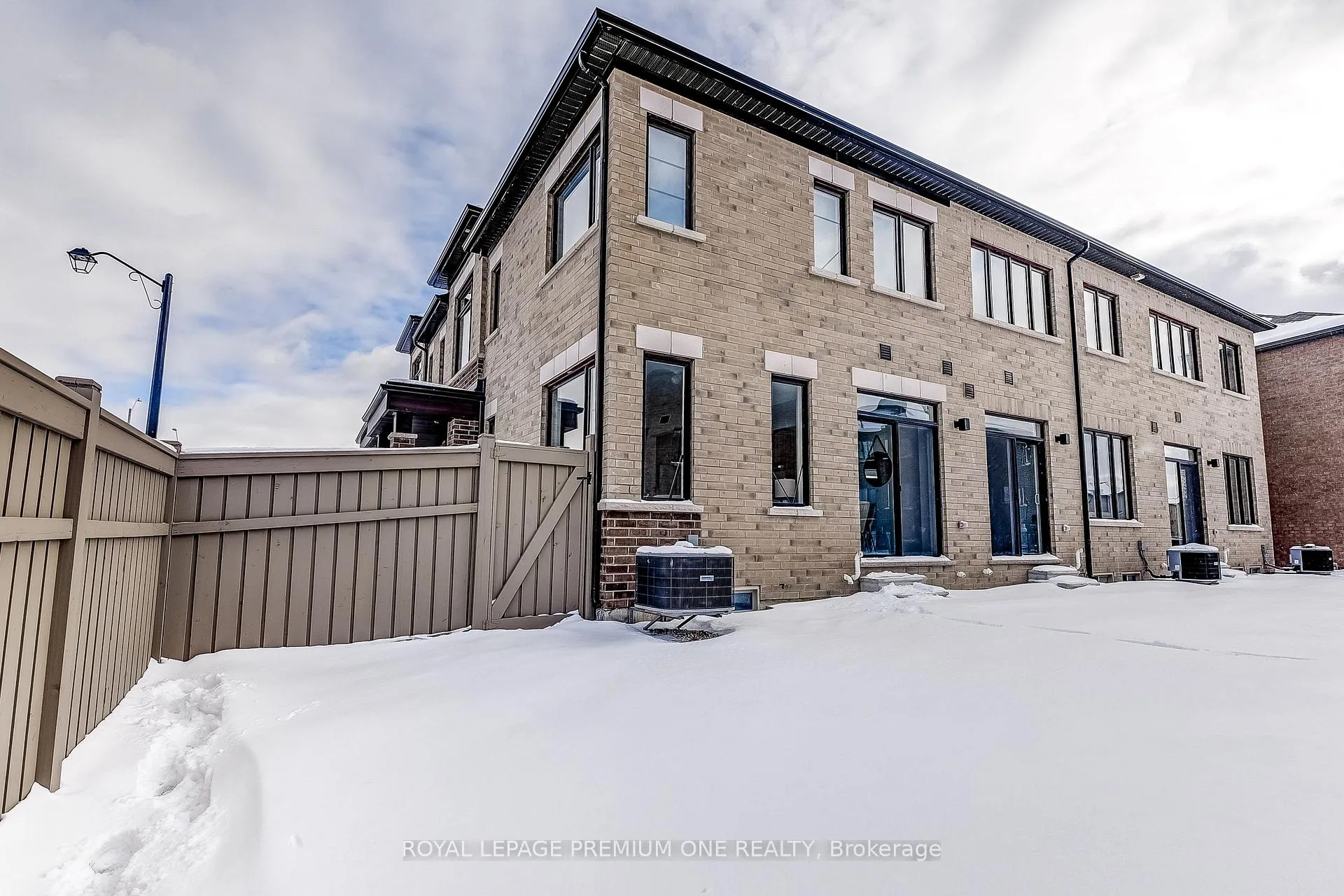 Photo 38 of 170 Hartington Street, Vaughan, Kleinburg — HOMEH