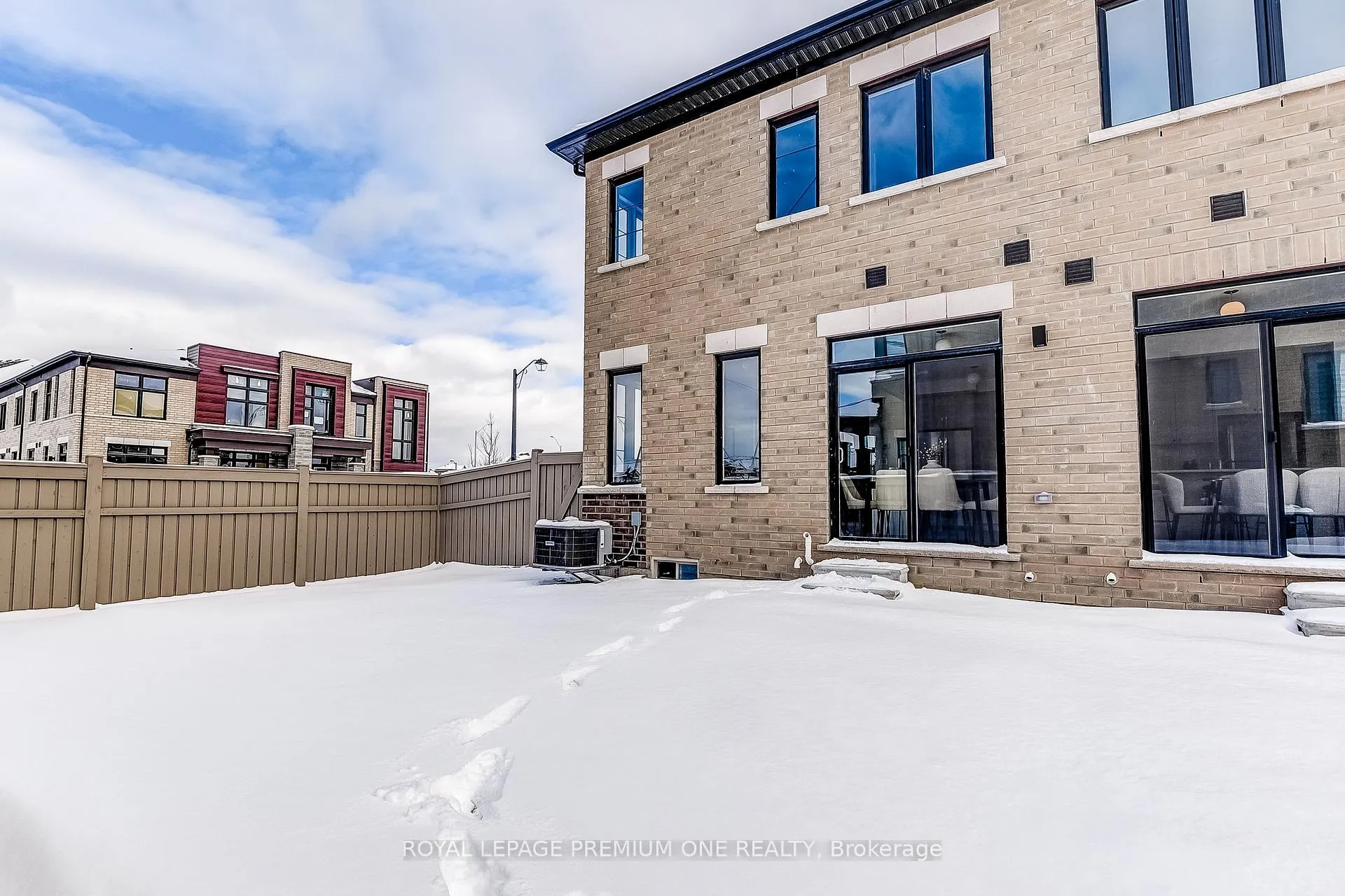 Photo 39 of 170 Hartington Street, Vaughan, Kleinburg — HOMEH