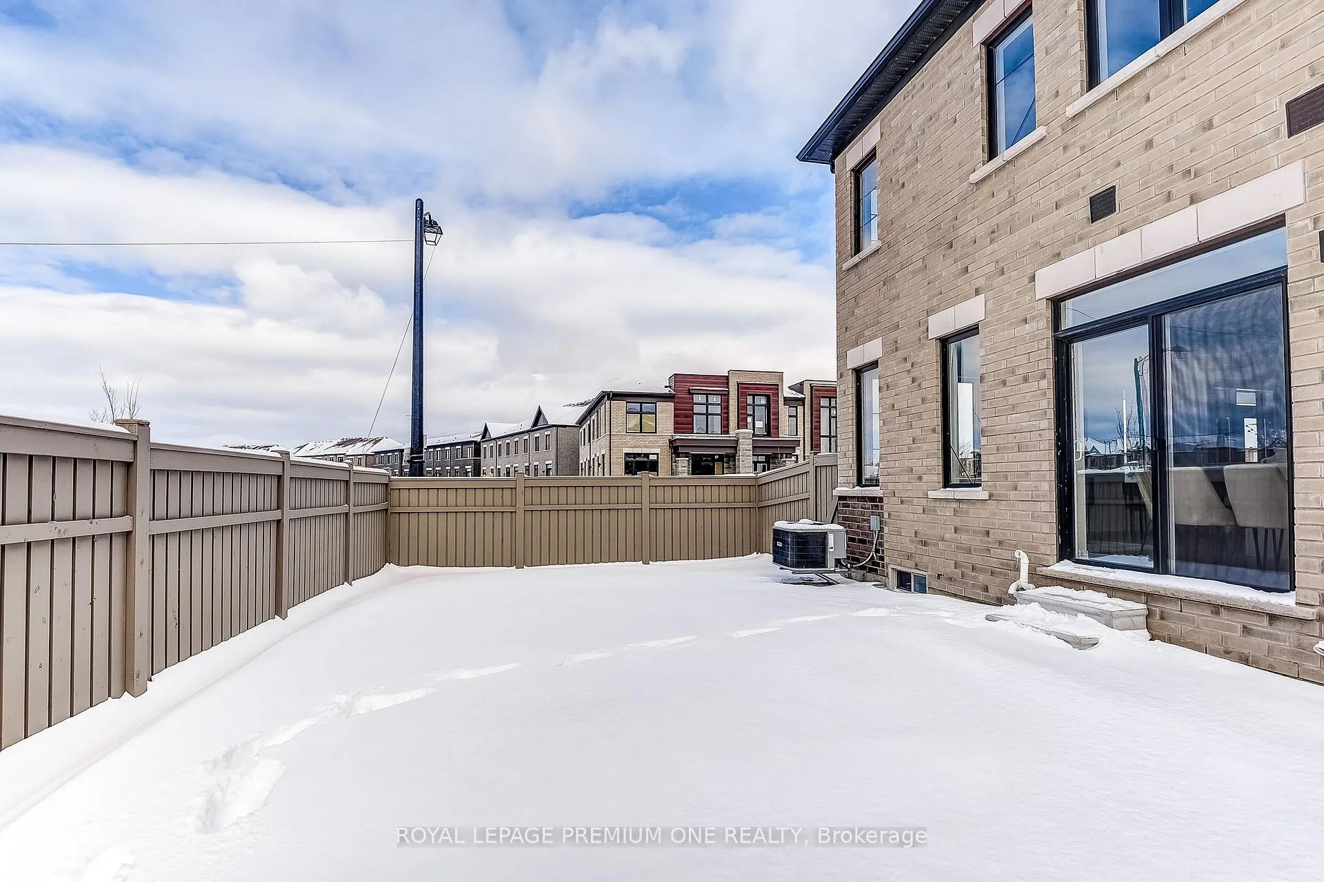 Photo 40 of 170 Hartington Street, Vaughan, Kleinburg — HOMEH