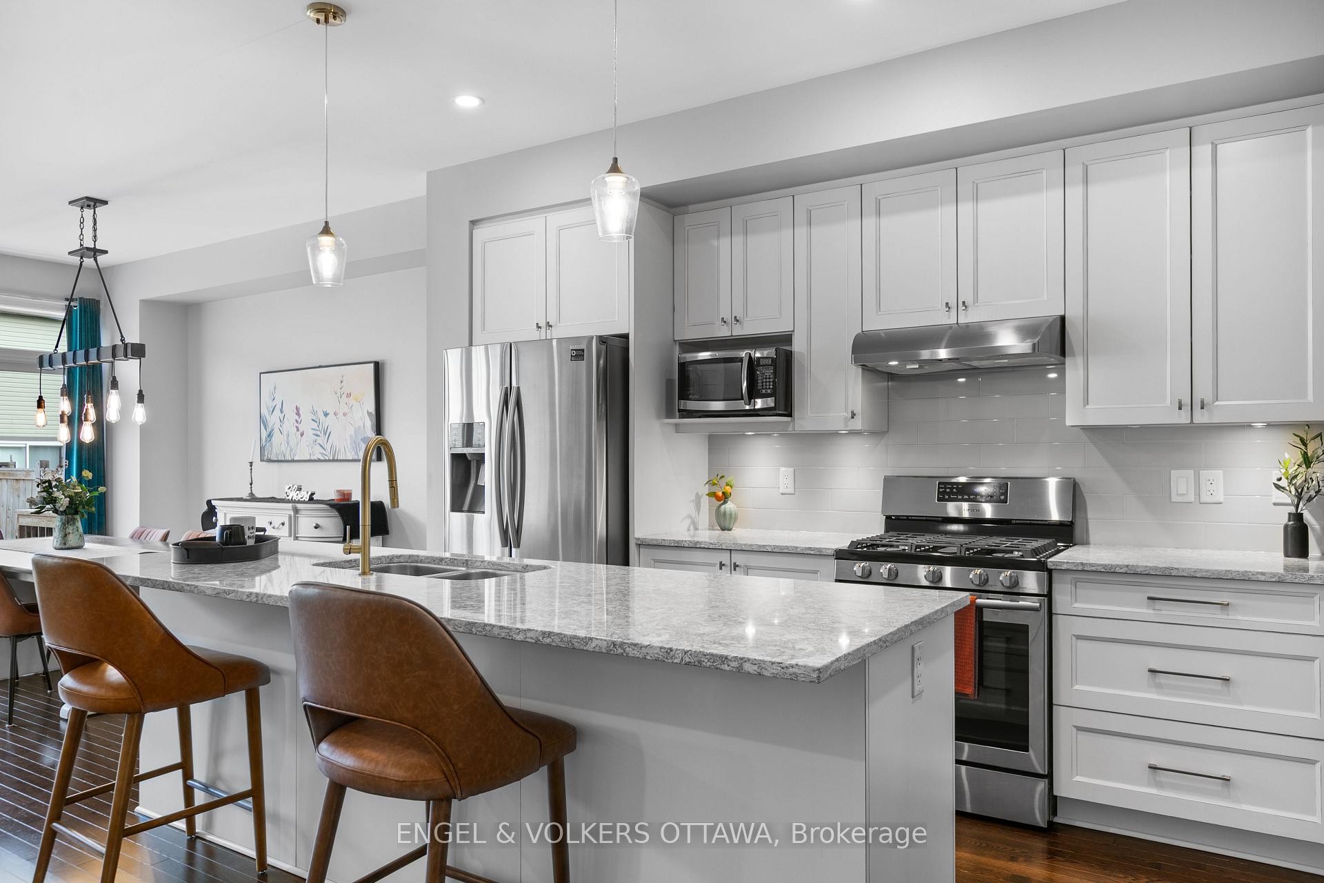 Photo 10 of 627 Egret Way, Ottawa, Barrhaven - Half Moon Bay — HOMEH