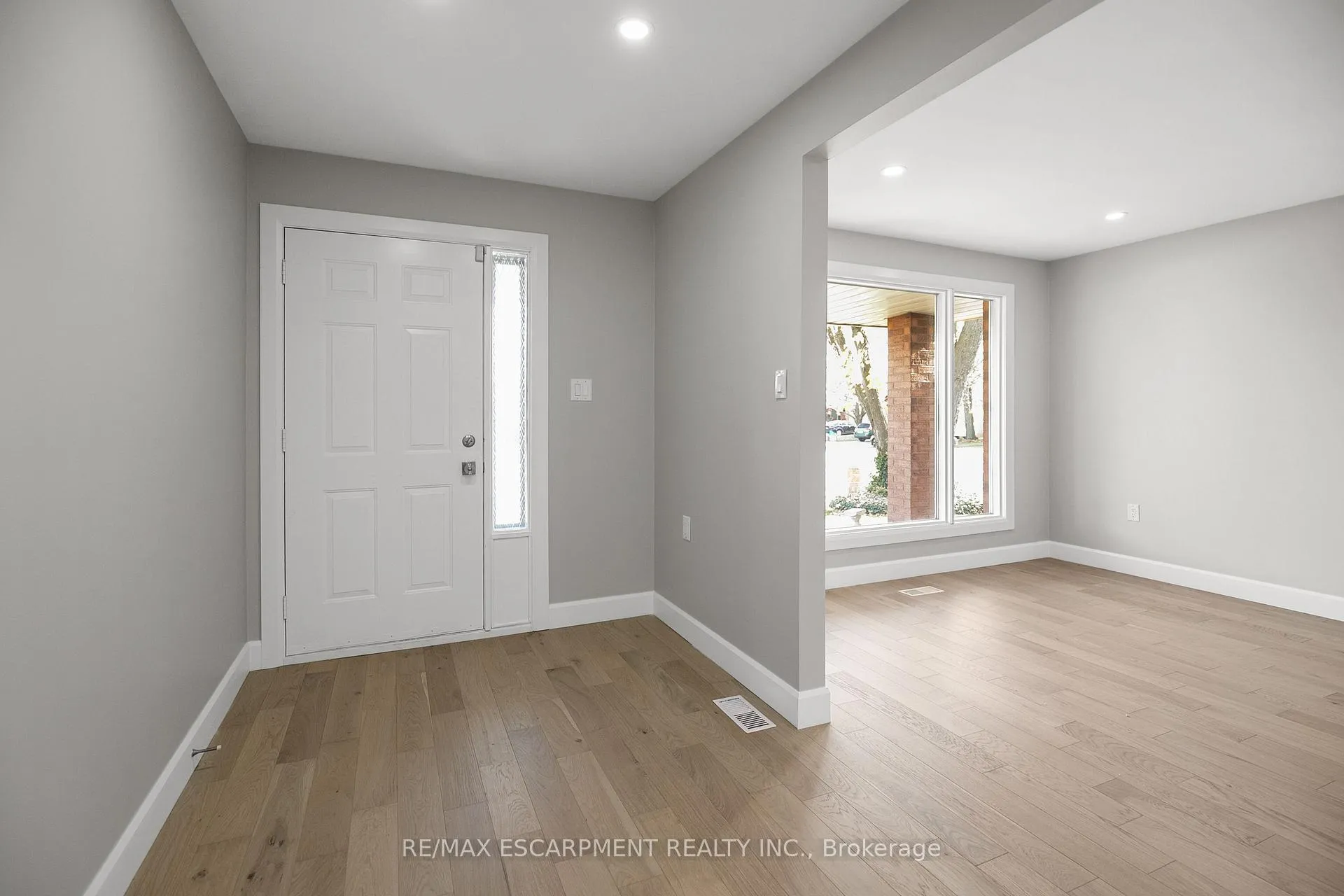 Photo 7 of 6 Barbara Court, Hamilton, Randall — HOMEH