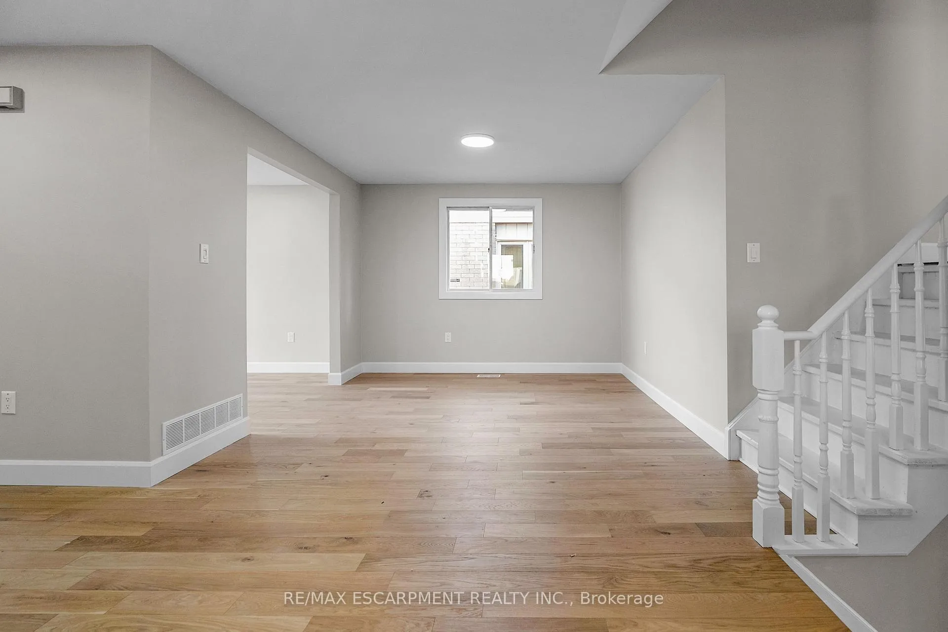 Photo 11 of 6 Barbara Court, Hamilton, Randall — HOMEH