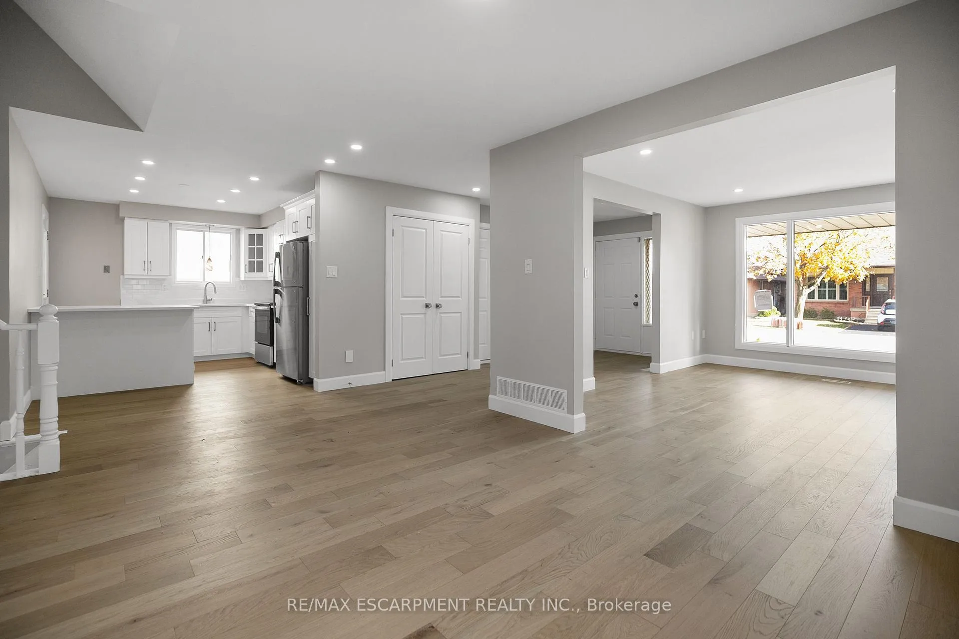 Photo 12 of 6 Barbara Court, Hamilton, Randall — HOMEH