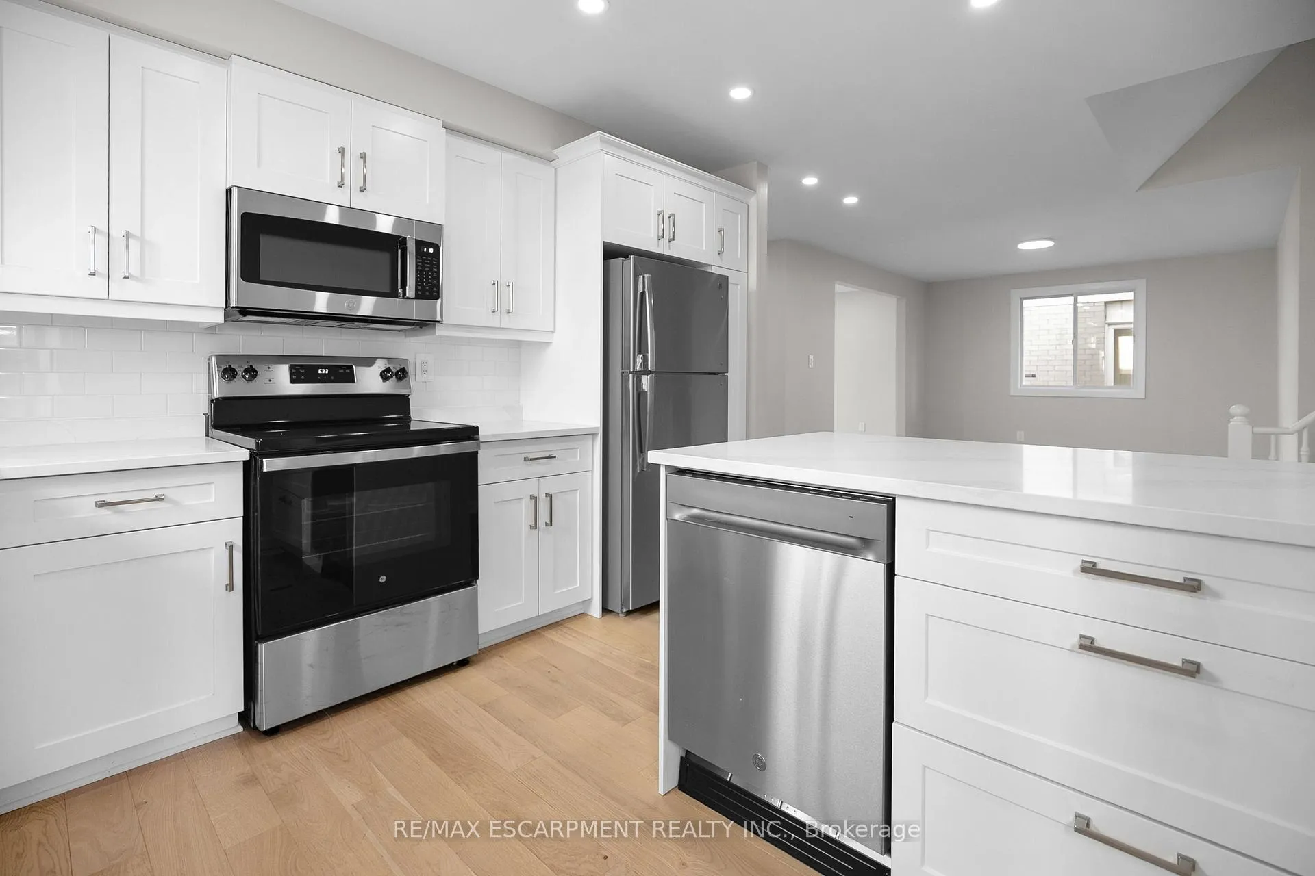 Photo 14 of 6 Barbara Court, Hamilton, Randall — HOMEH