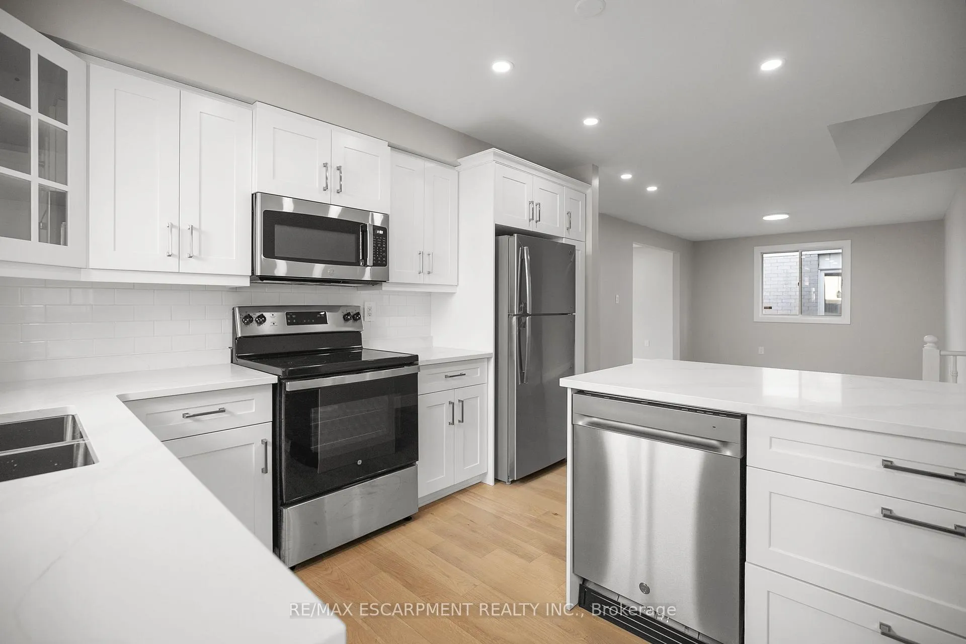 Photo 16 of 6 Barbara Court, Hamilton, Randall — HOMEH