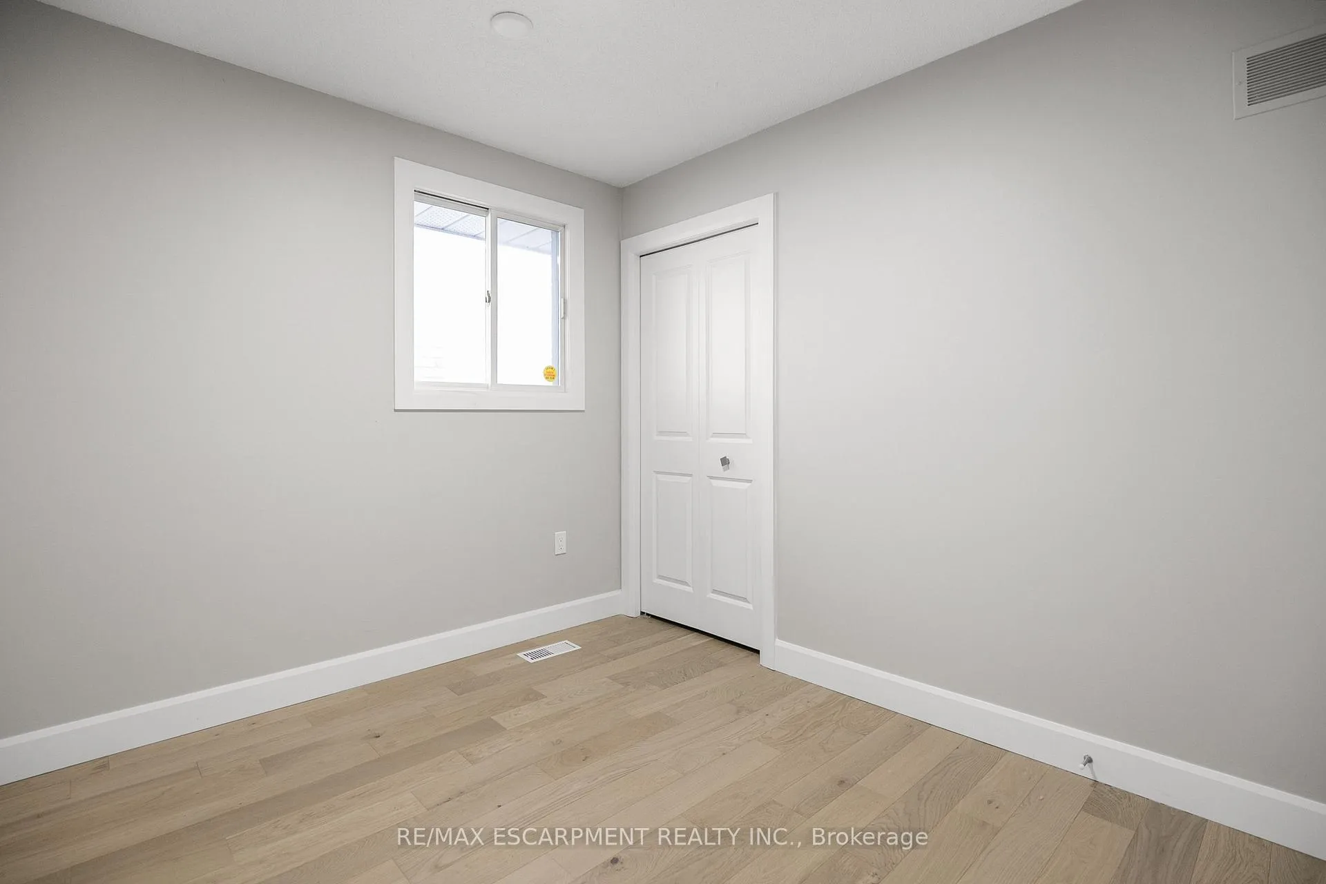 Photo 17 of 6 Barbara Court, Hamilton, Randall — HOMEH
