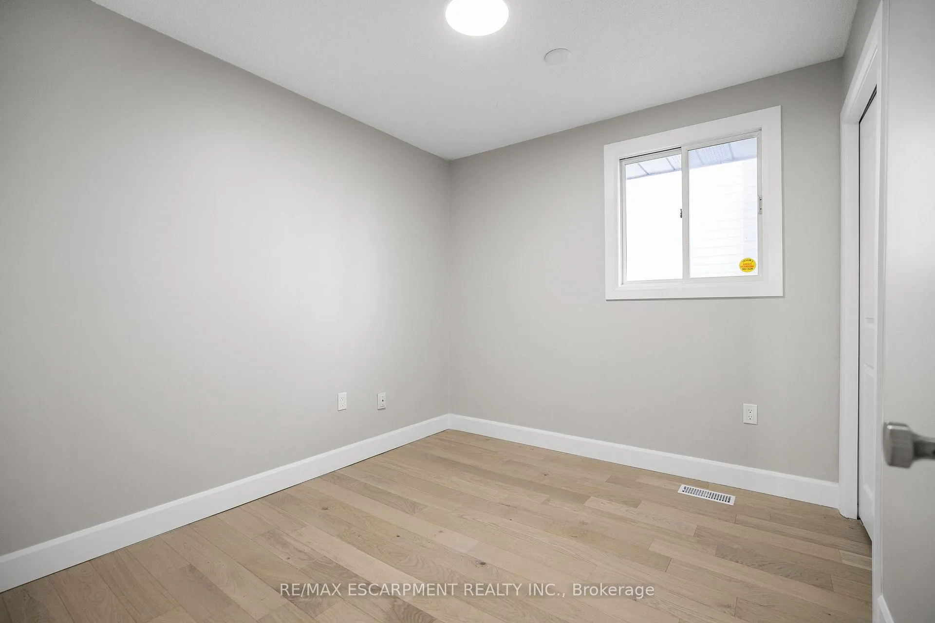 Photo 18 of 6 Barbara Court, Hamilton, Randall — HOMEH