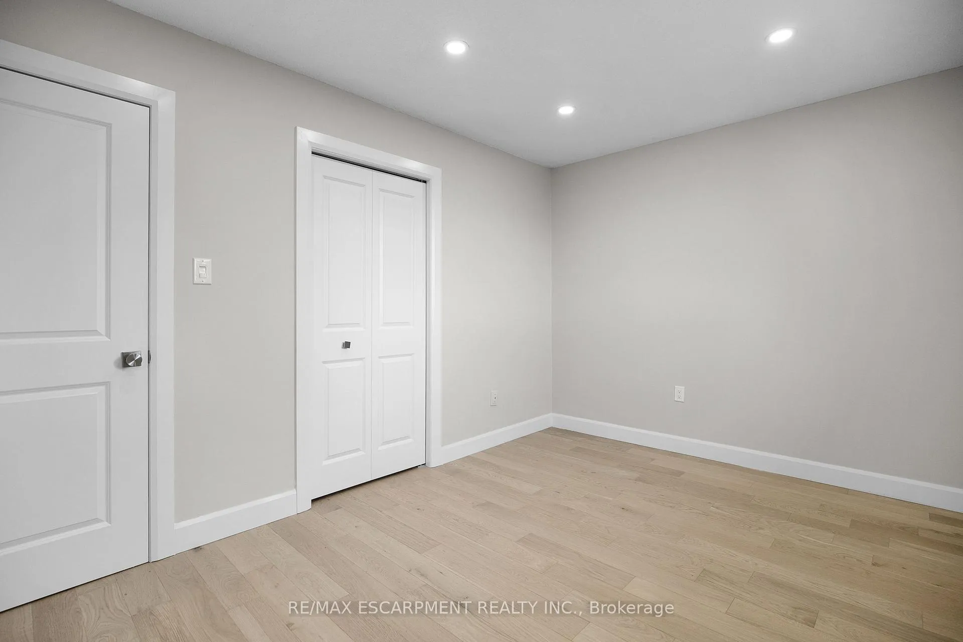 Photo 20 of 6 Barbara Court, Hamilton, Randall — HOMEH