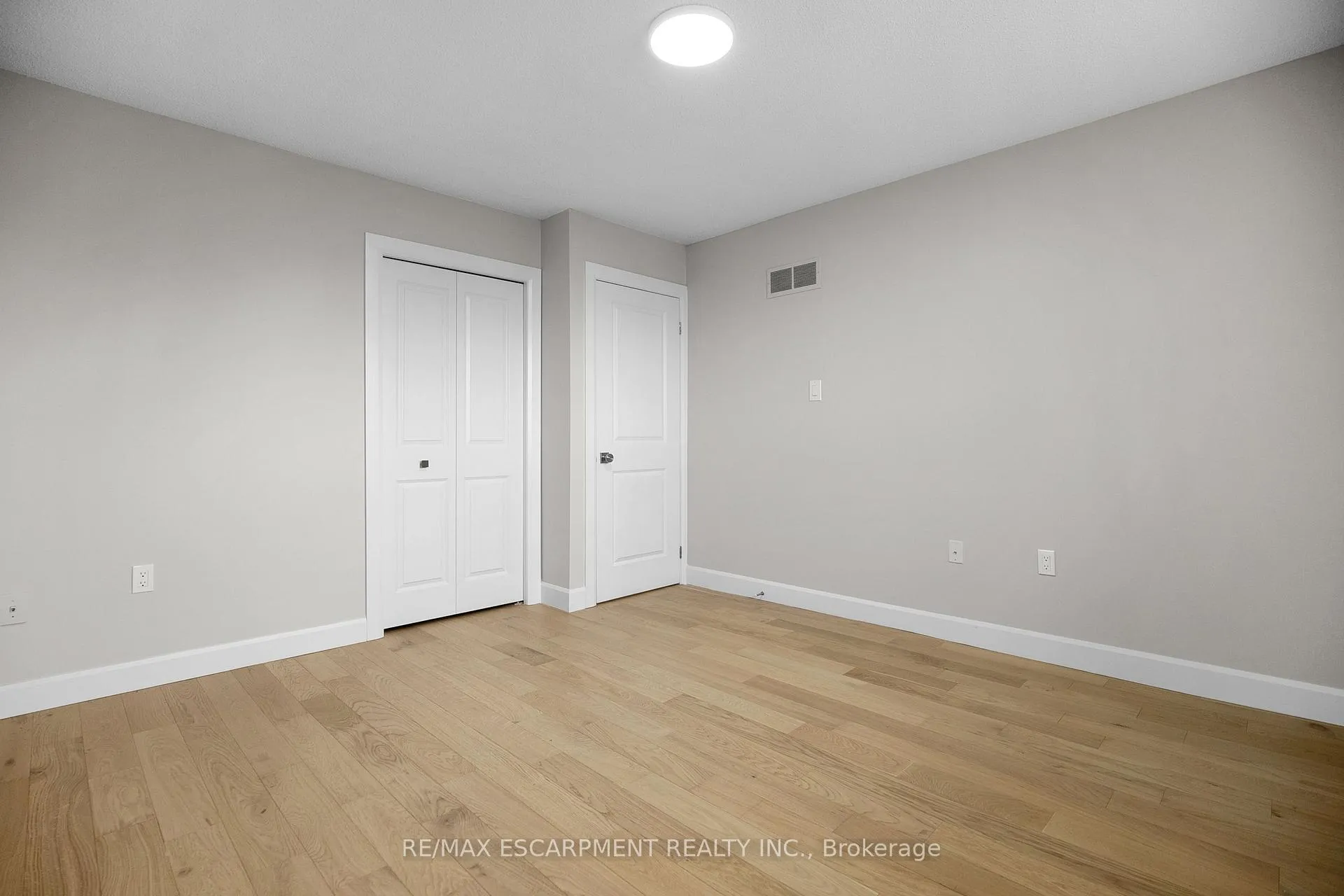 Photo 22 of 6 Barbara Court, Hamilton, Randall — HOMEH