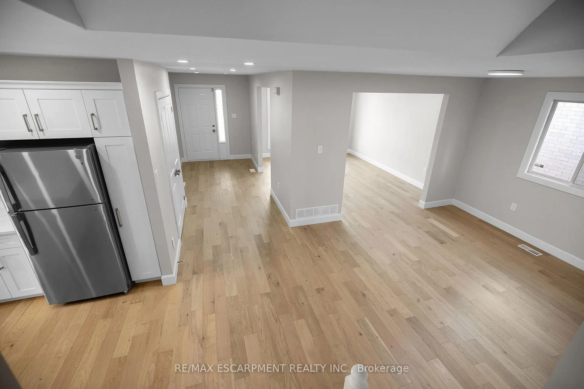 Photo 23 of 6 Barbara Court, Hamilton, Randall — HOMEH