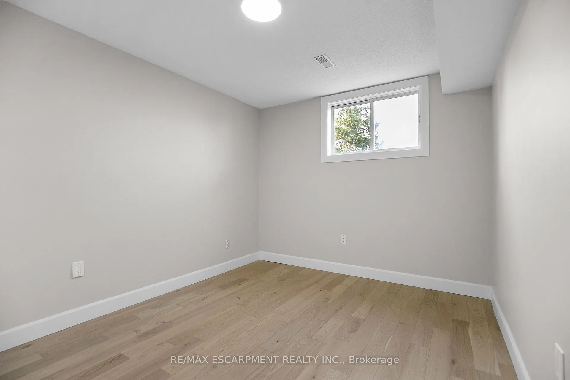 Photo 27 of 6 Barbara Court, Hamilton, Randall — HOMEH