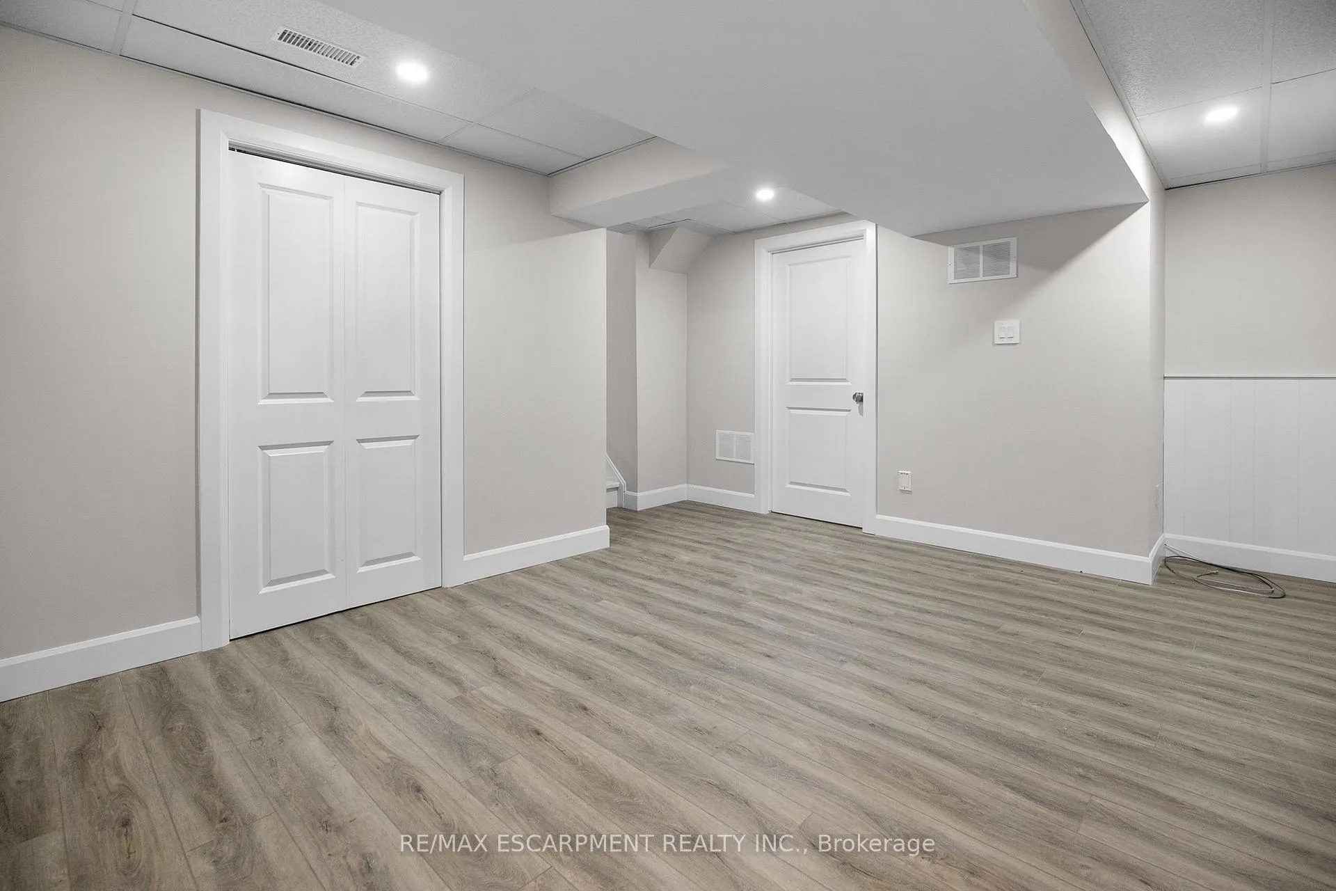 Photo 31 of 6 Barbara Court, Hamilton, Randall — HOMEH
